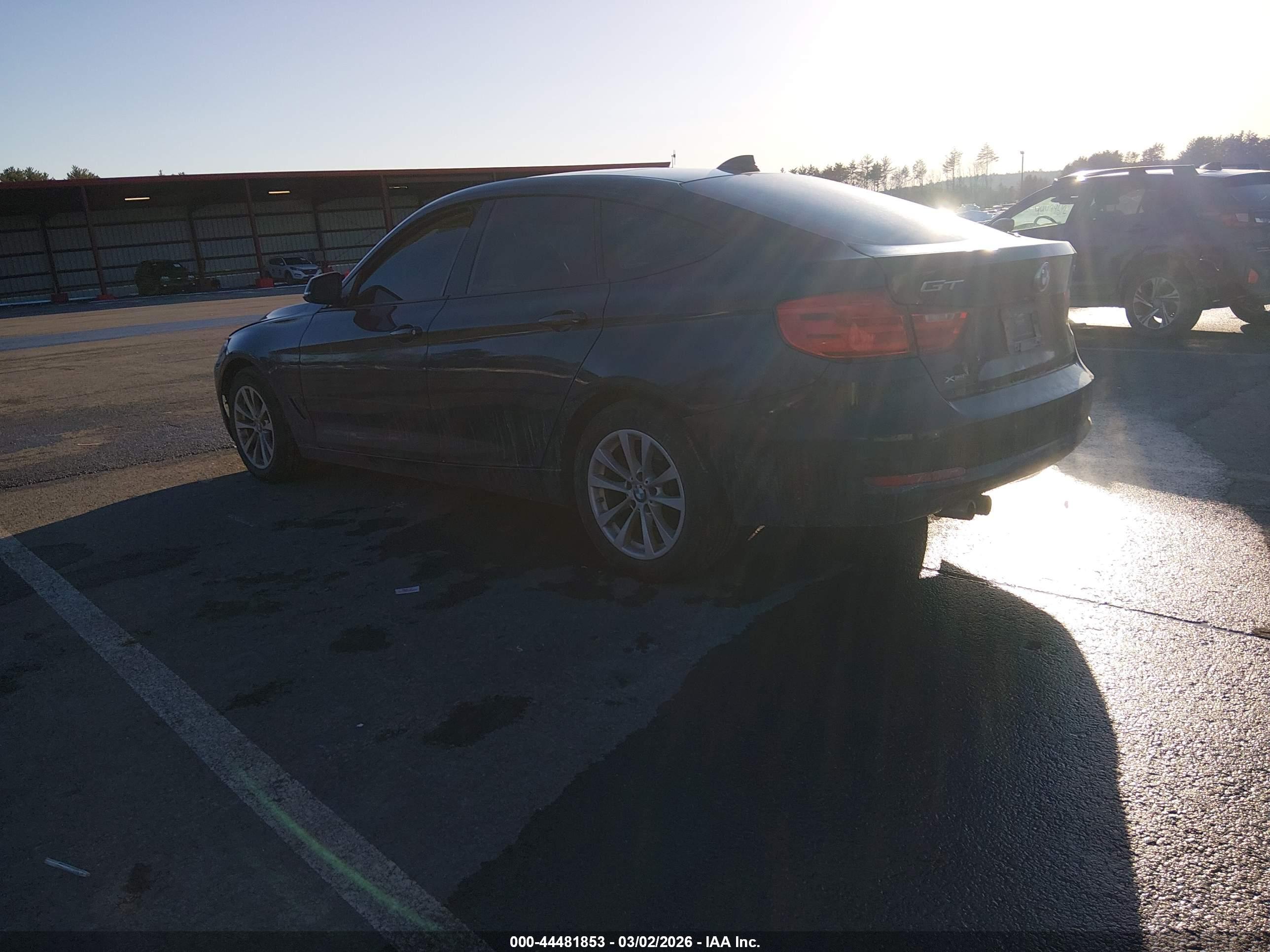 BMW 328I image 3