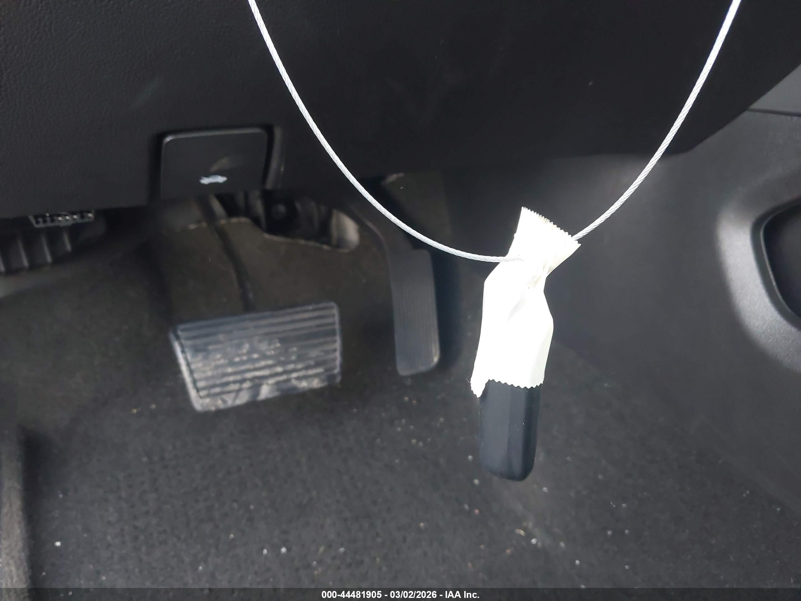 GMC YUKON image 11