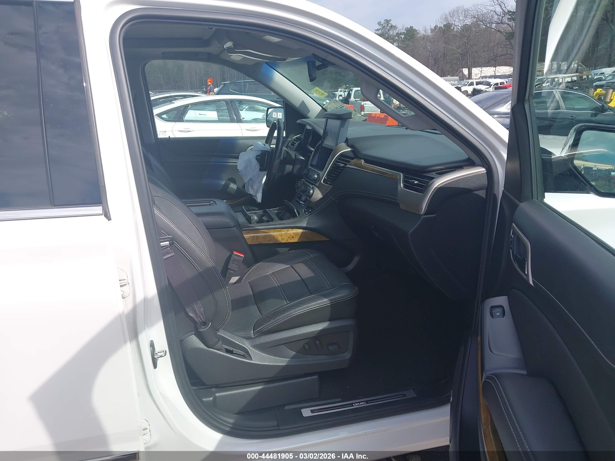GMC YUKON image 5