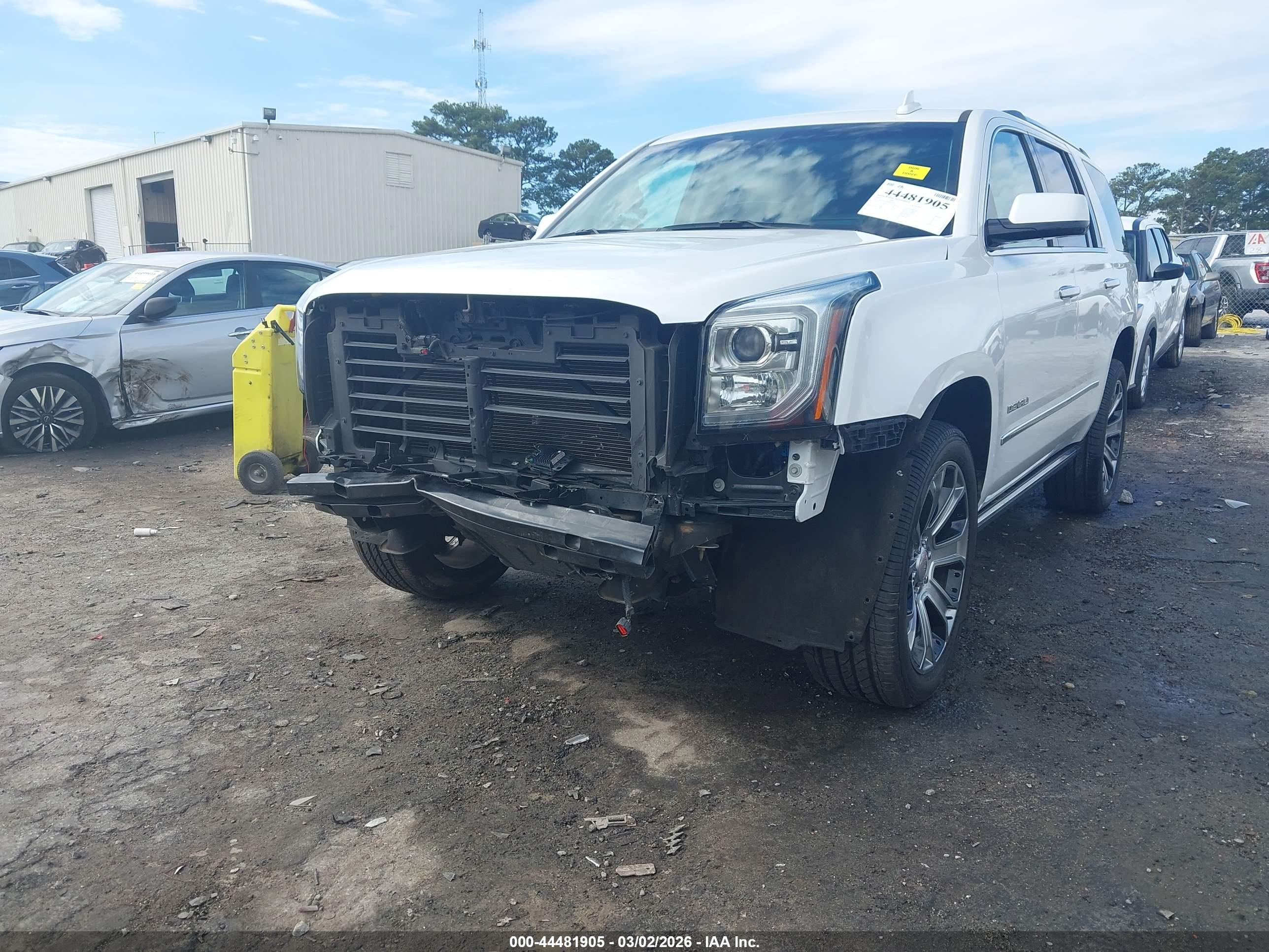 GMC YUKON image 6