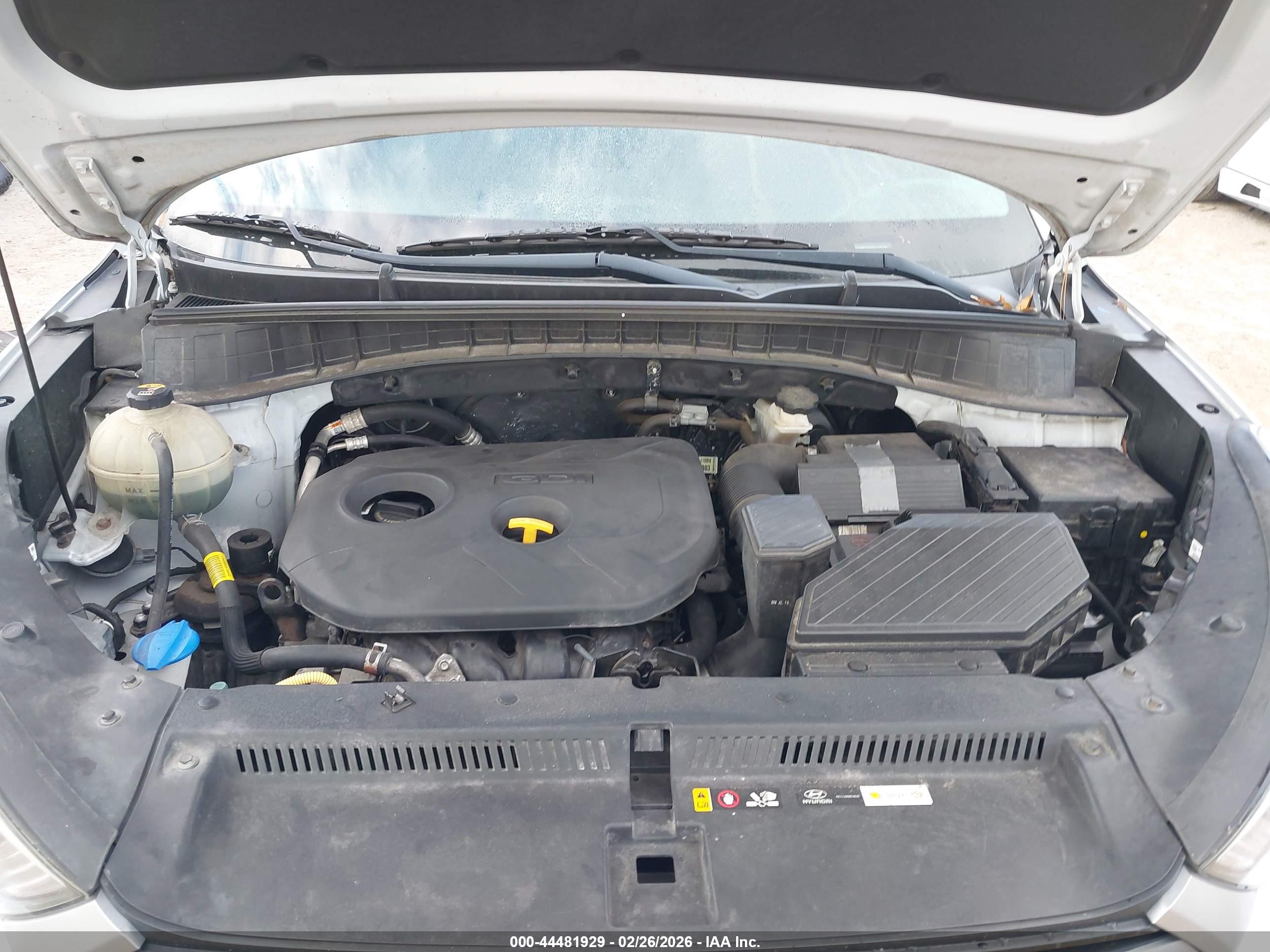 HYUNDAI TUCSON image 10
