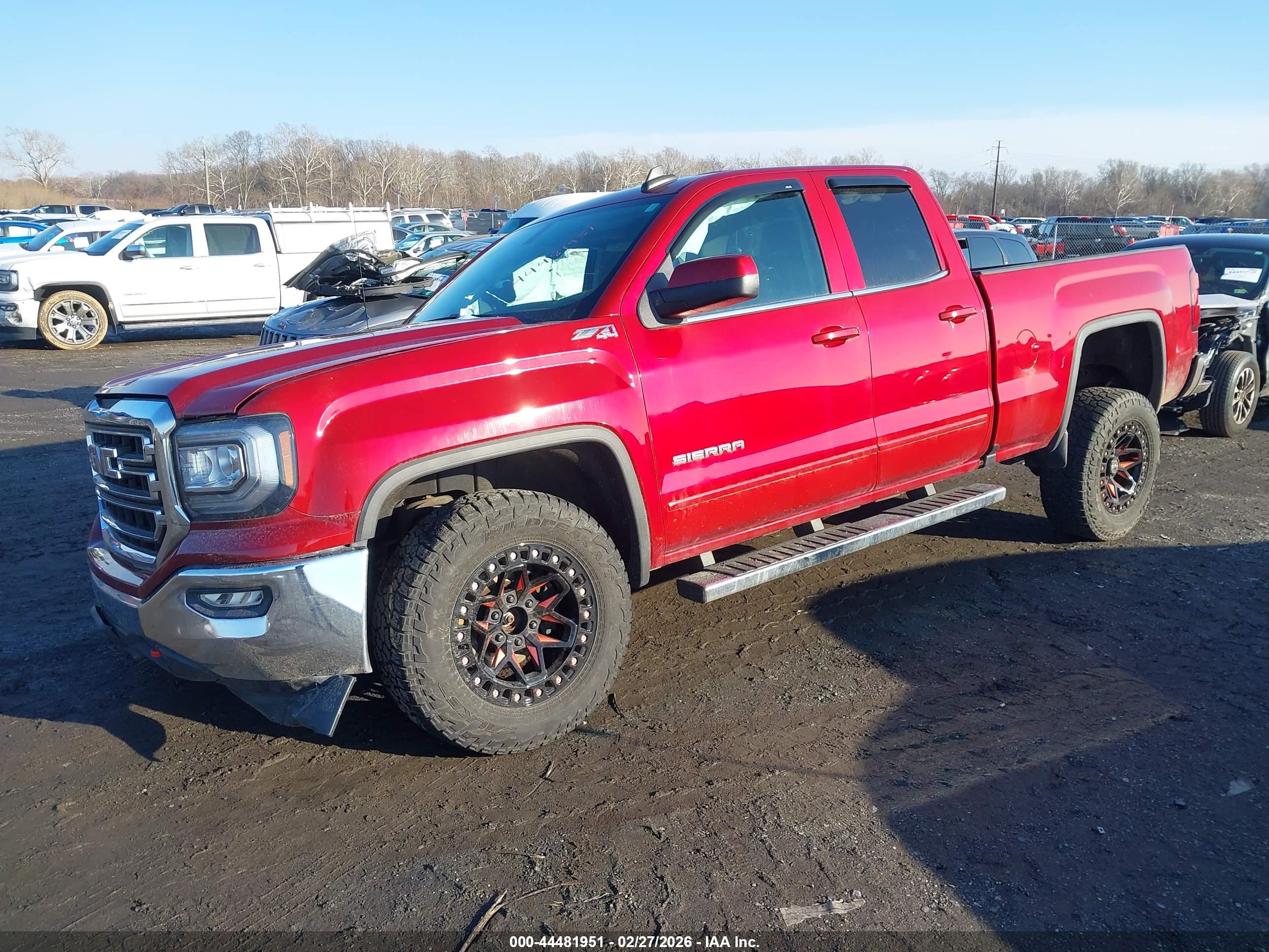 GMC SIERRA image 2
