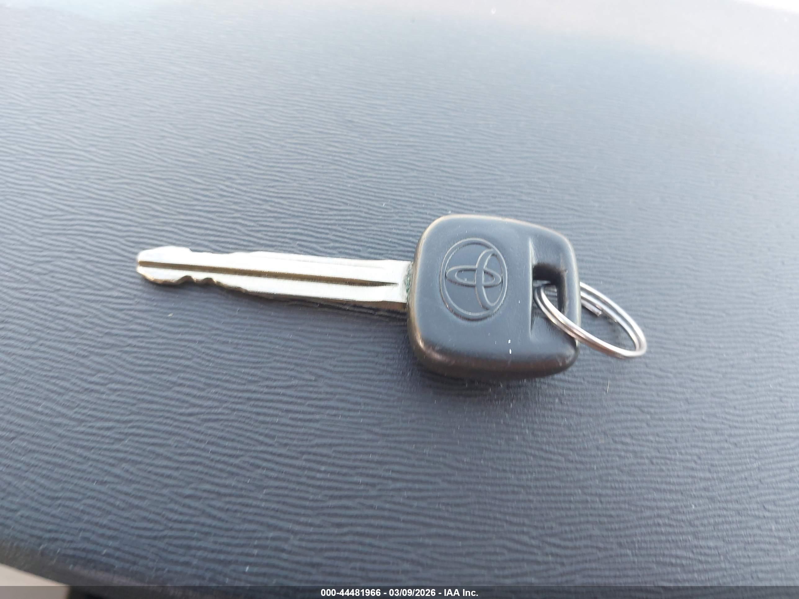 TOYOTA SIENNA image 11