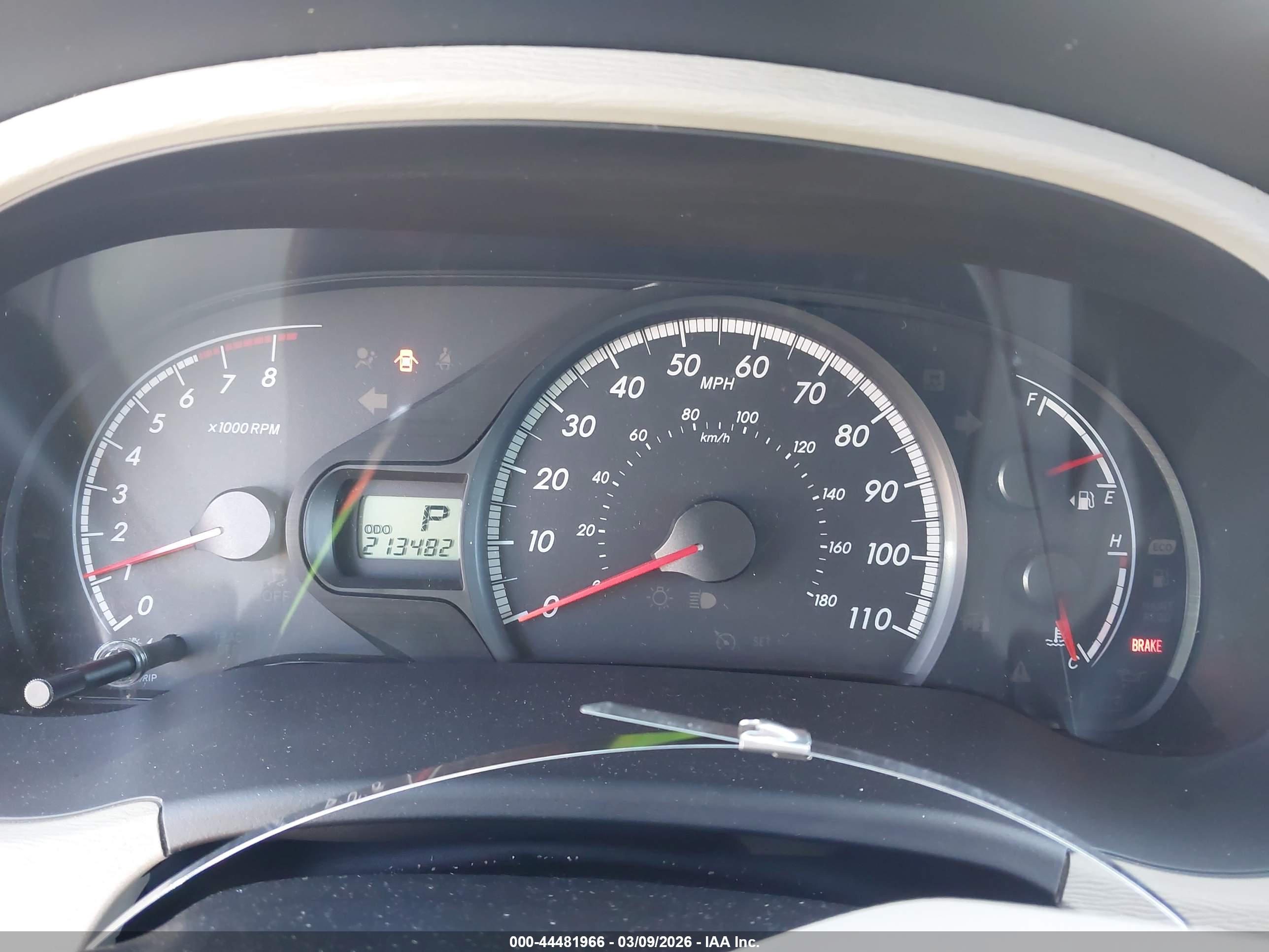 TOYOTA SIENNA image 7