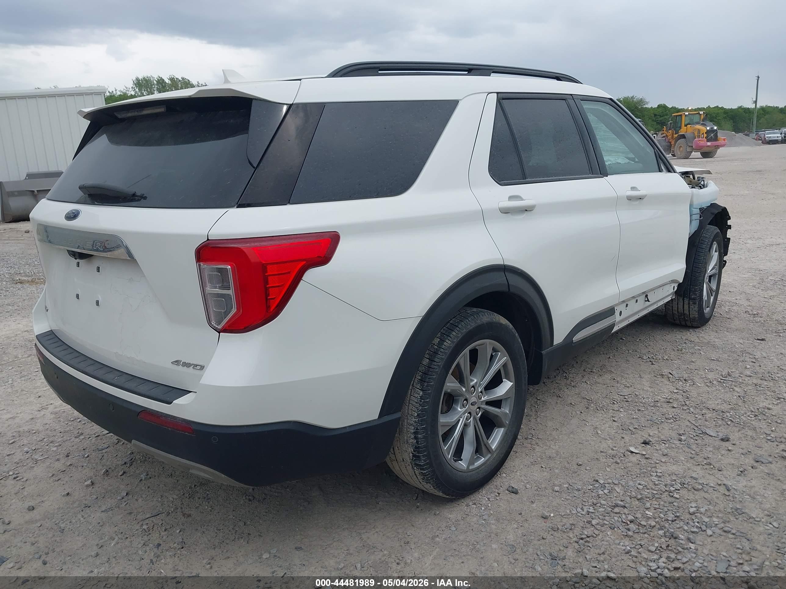 FORD EXPLORER image 4