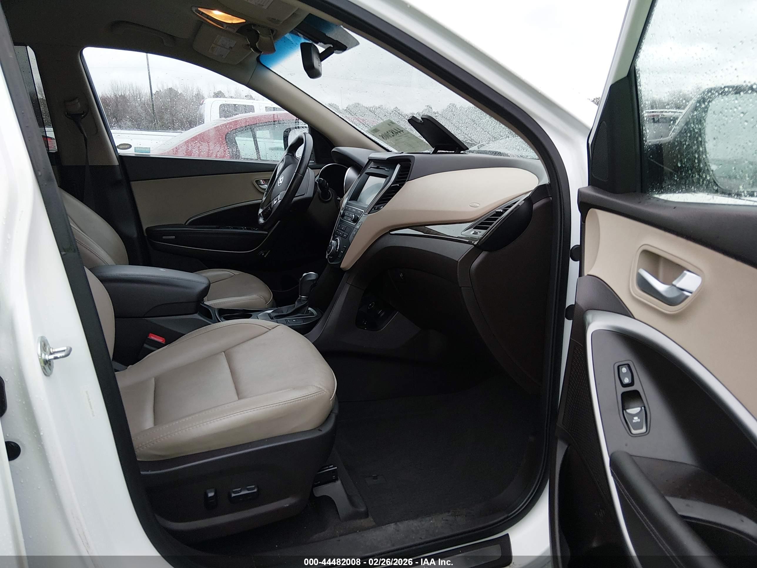 HYUNDAI SANTA image 5