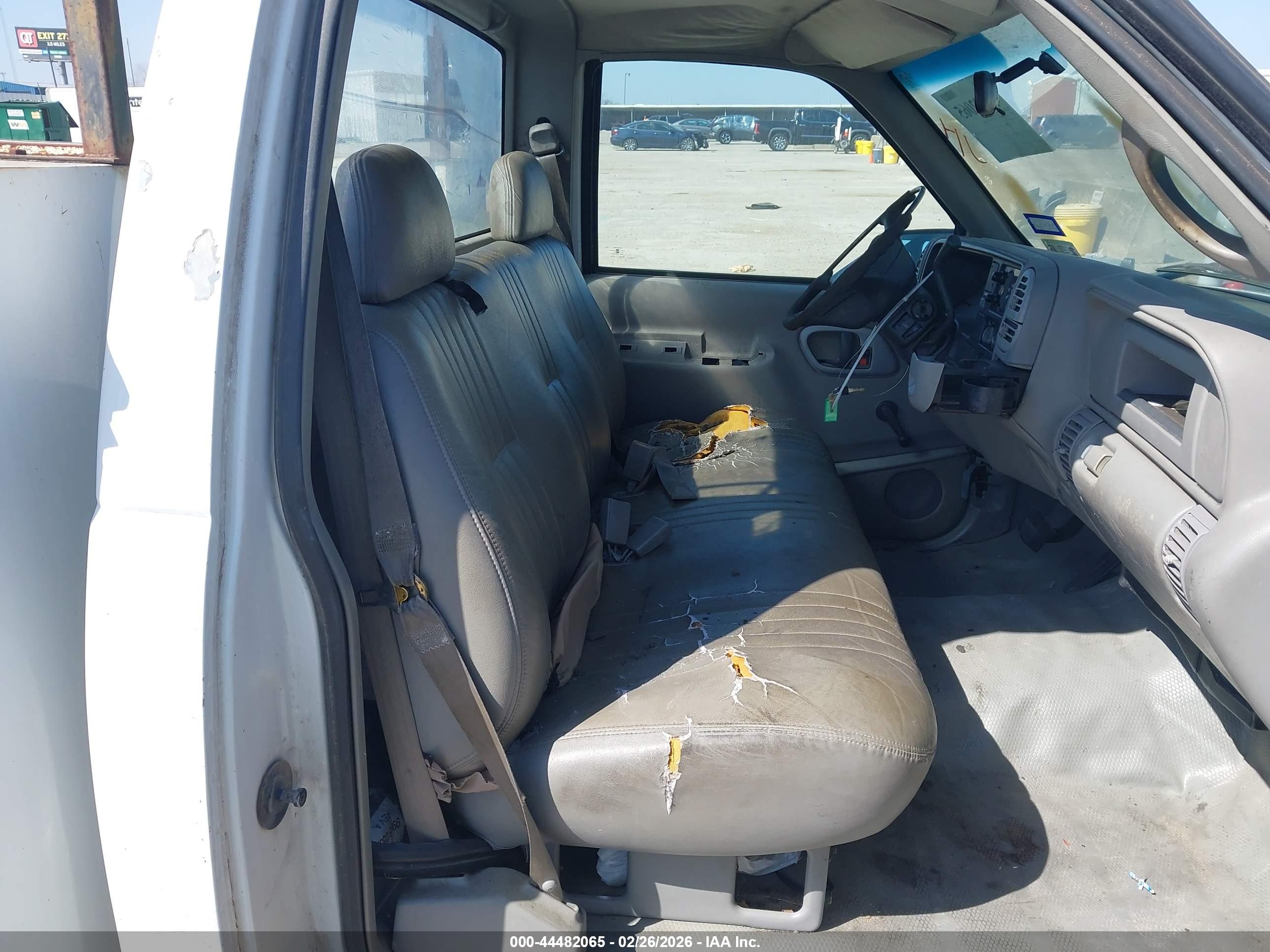 CHEVROLET C2500 image 8