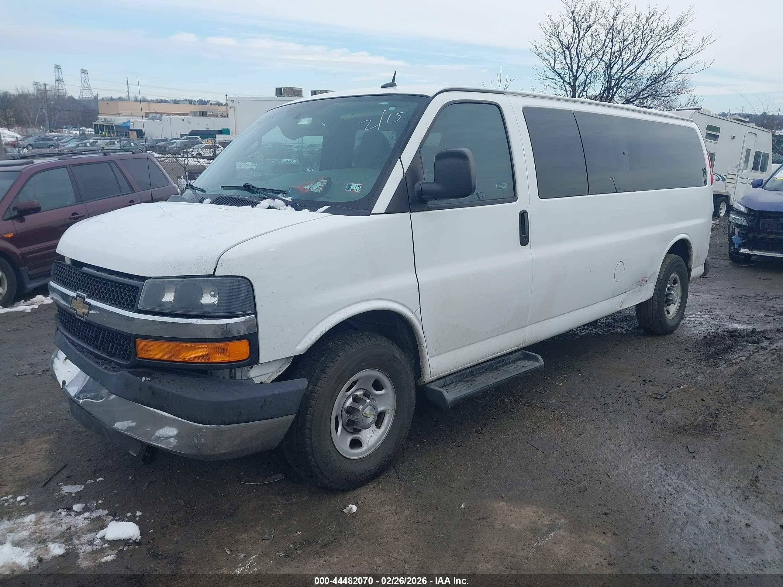 CHEVROLET EXPRESS image 2