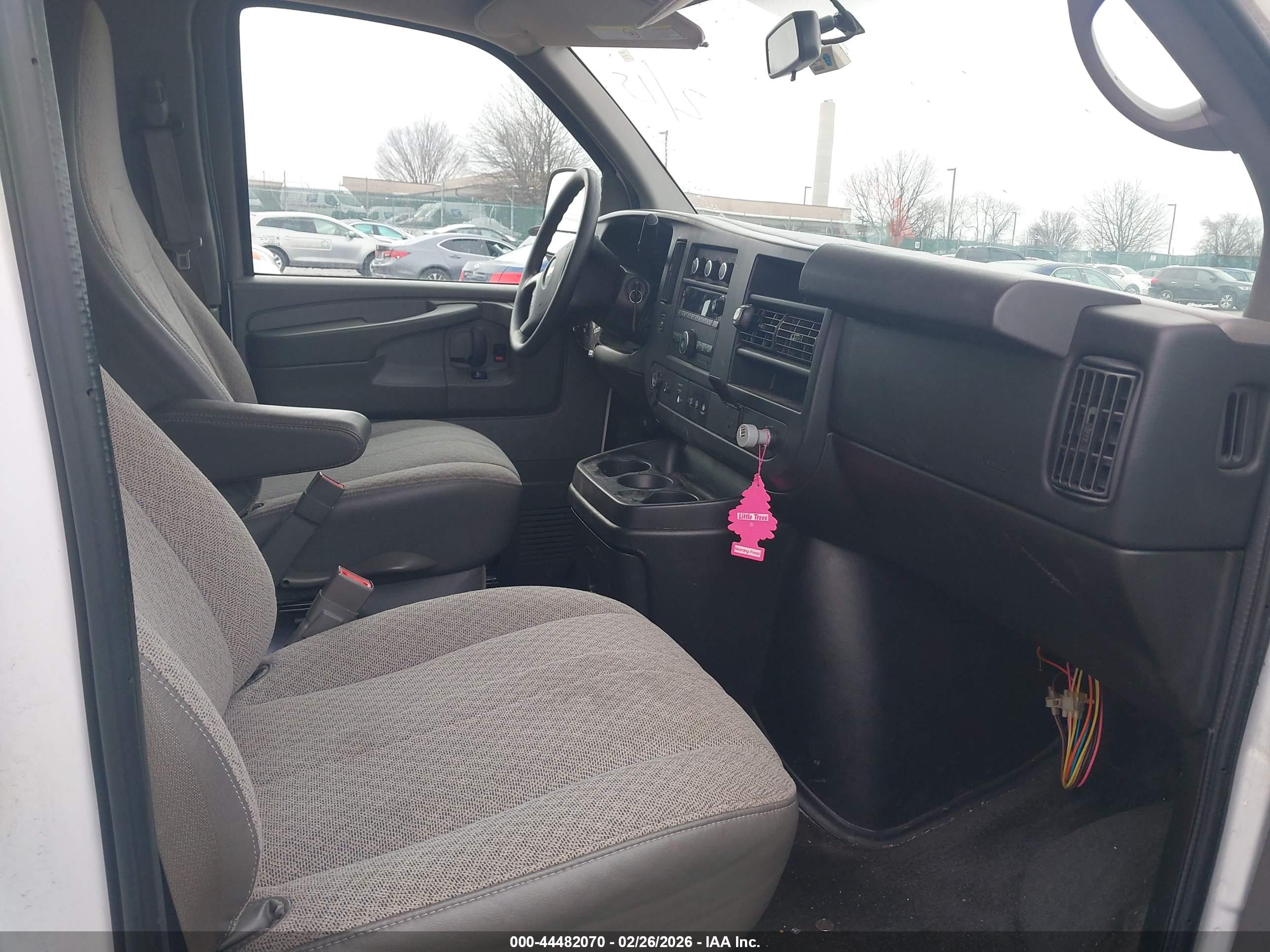CHEVROLET EXPRESS image 5
