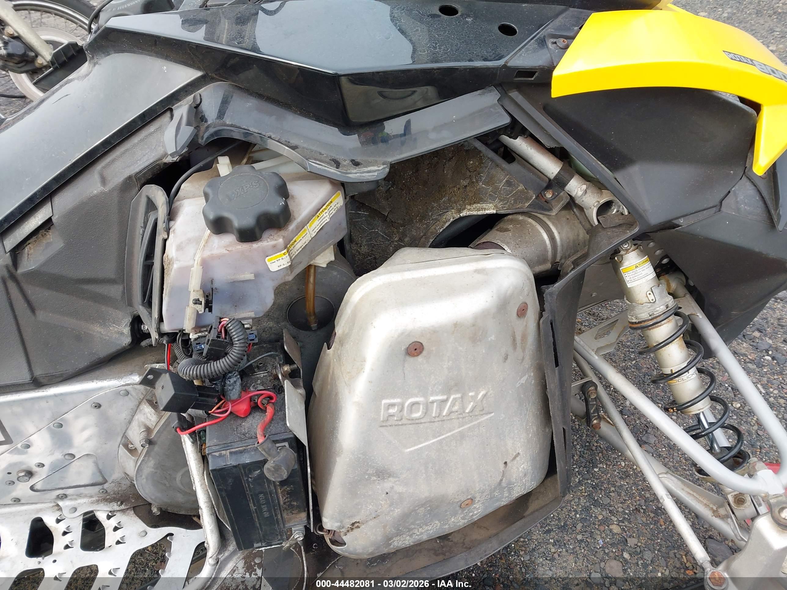 SKID MXZ image 10