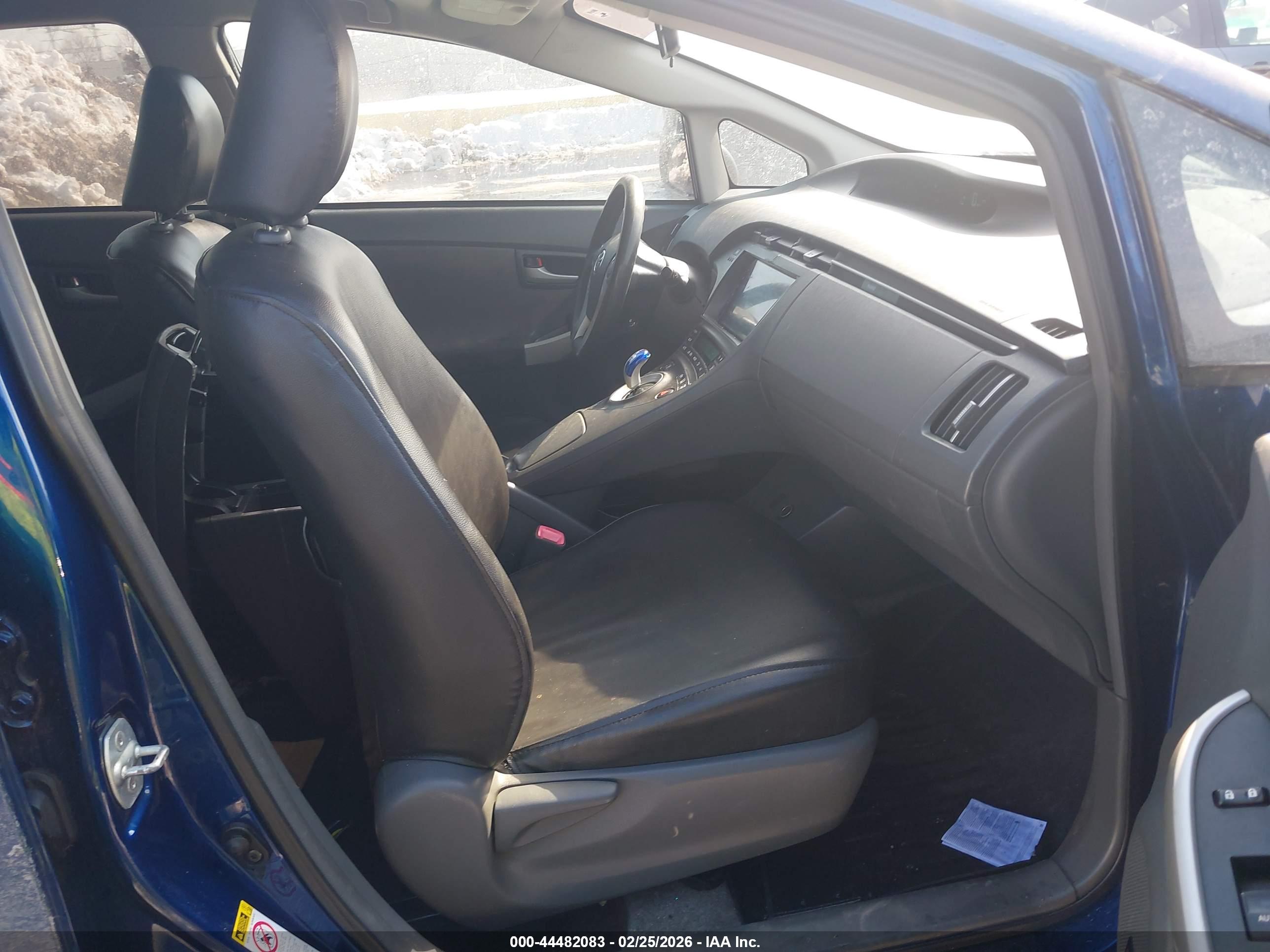 TOYOTA PRIUS image 5