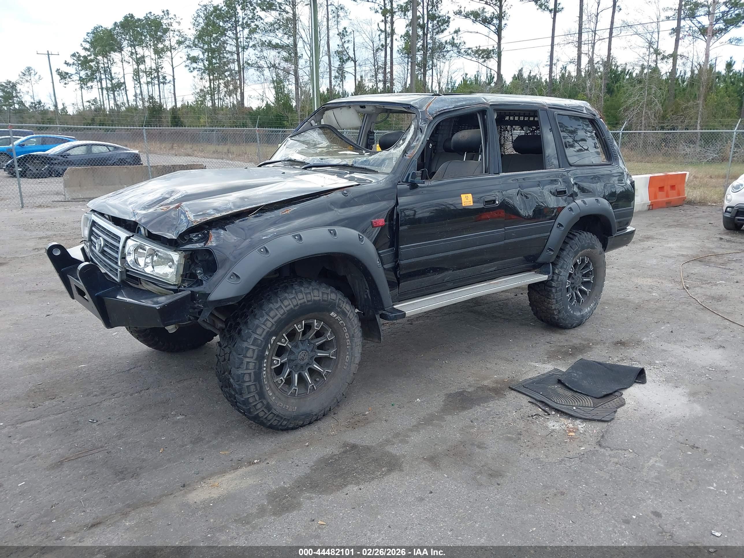 TOYOTA LAND image 2