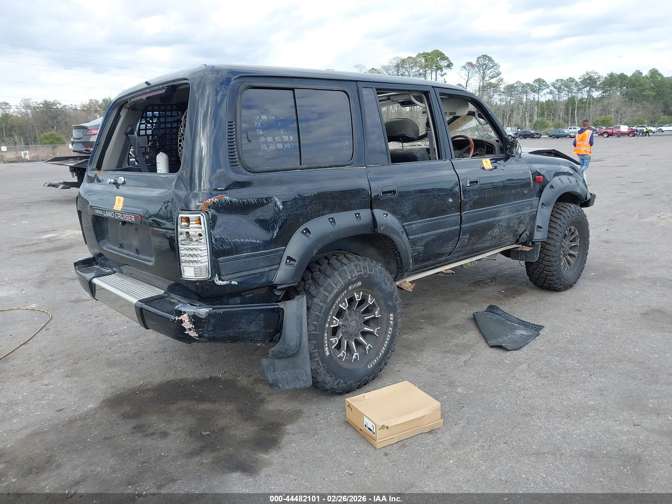TOYOTA LAND image 4
