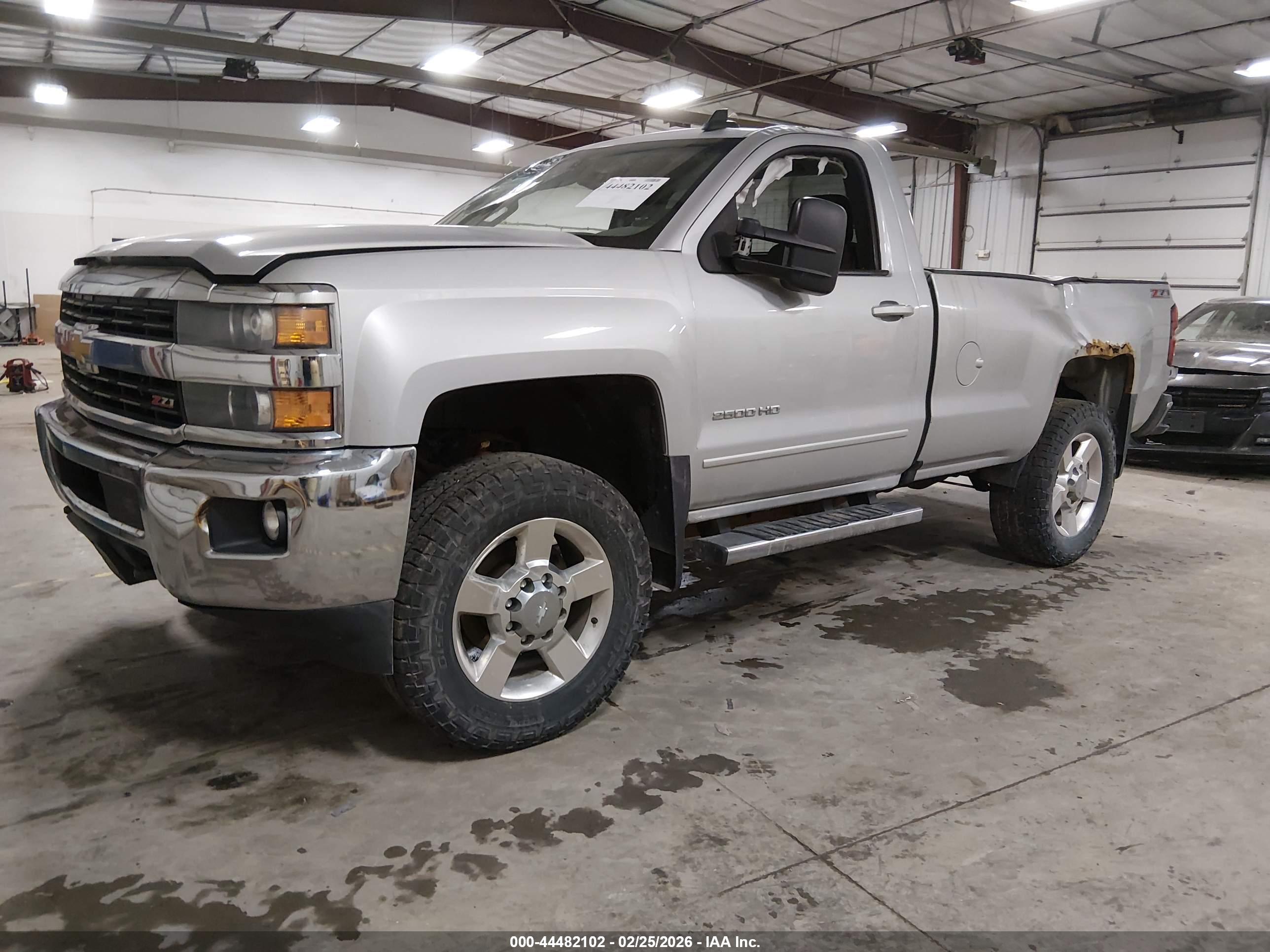 CHEVROLET SILVERADO image 2