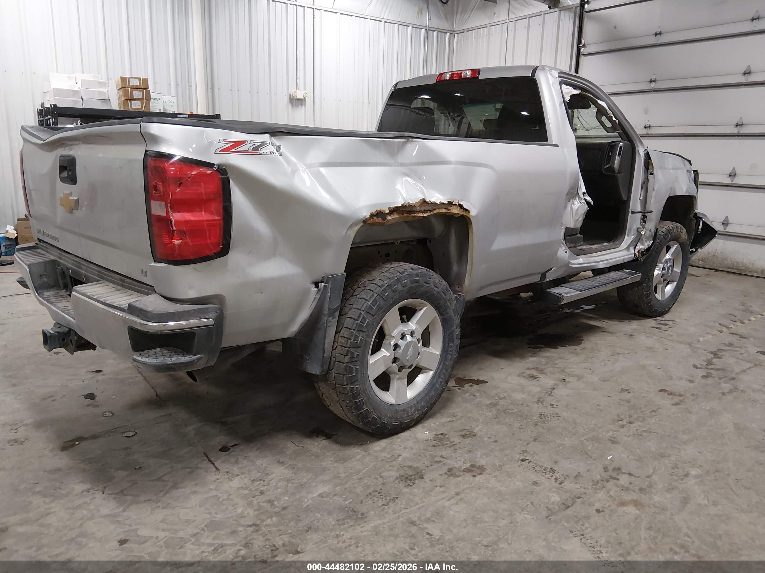 CHEVROLET SILVERADO image 4