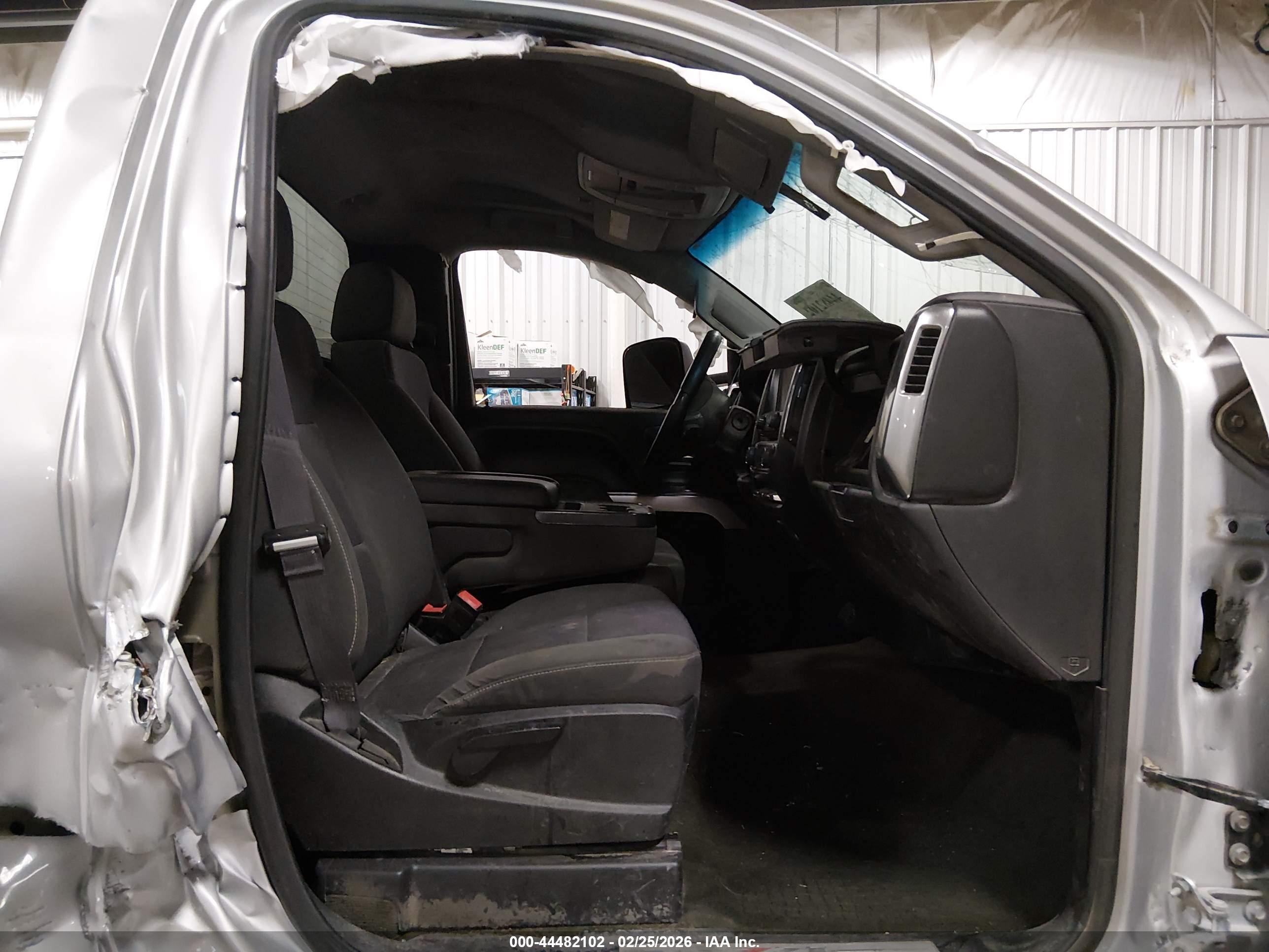 CHEVROLET SILVERADO image 5