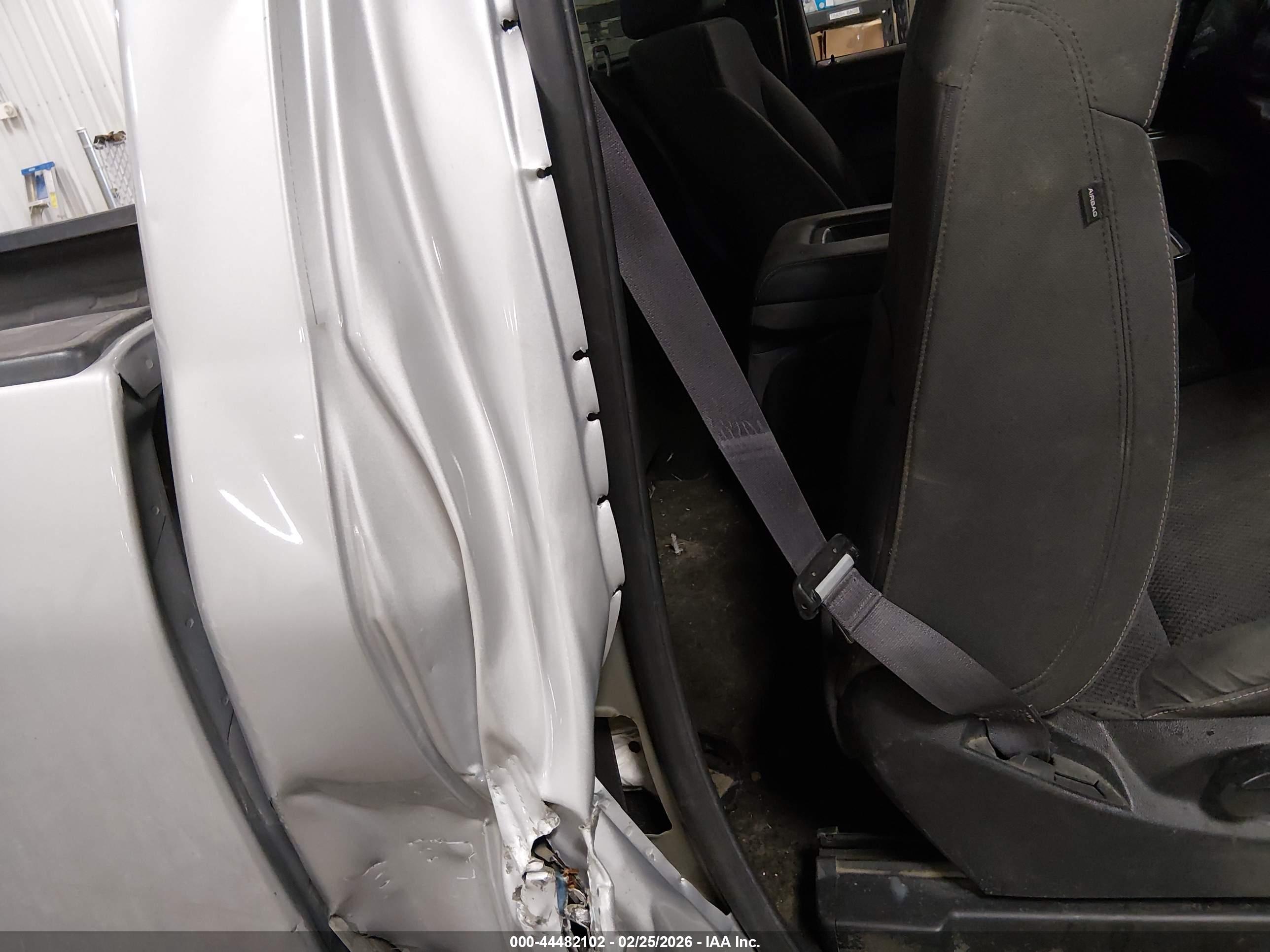 CHEVROLET SILVERADO image 8