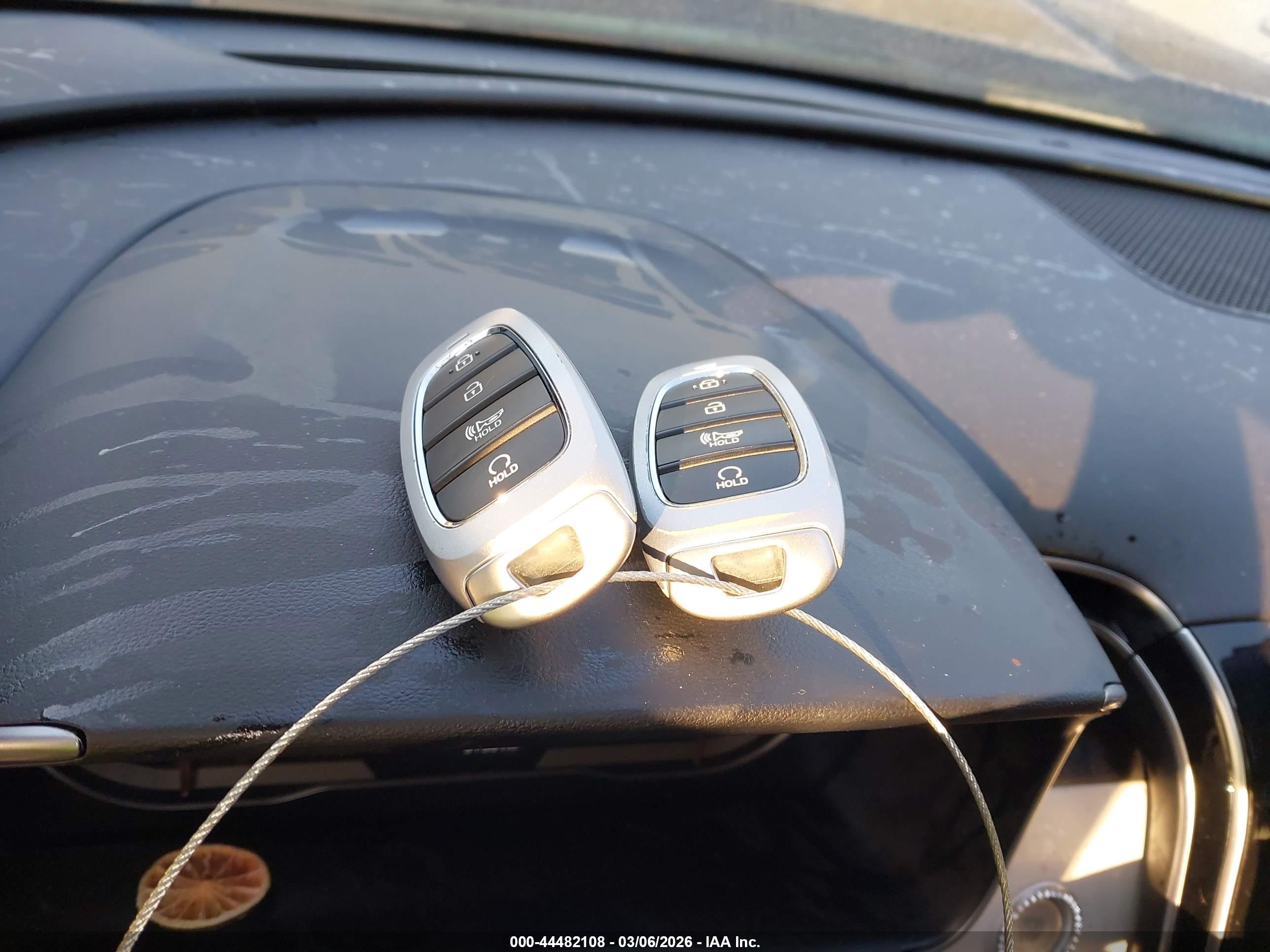 HYUNDAI TUCSON image 11