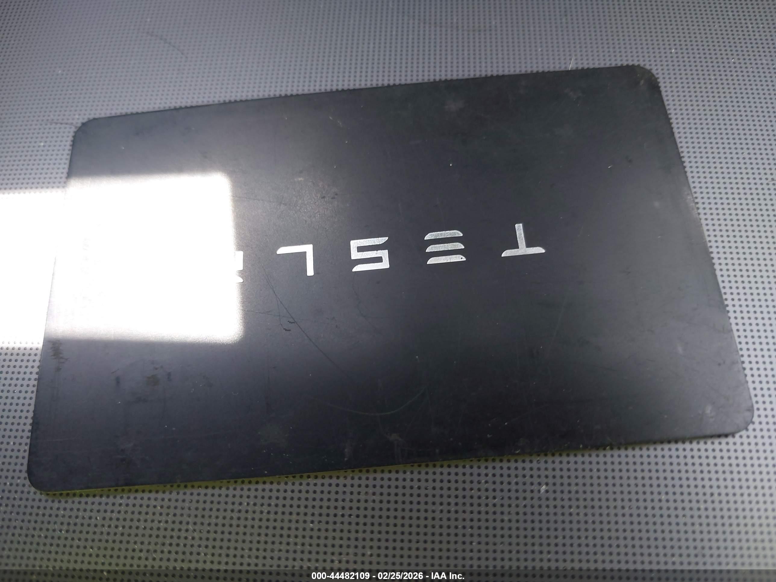TESLA MODEL image 11