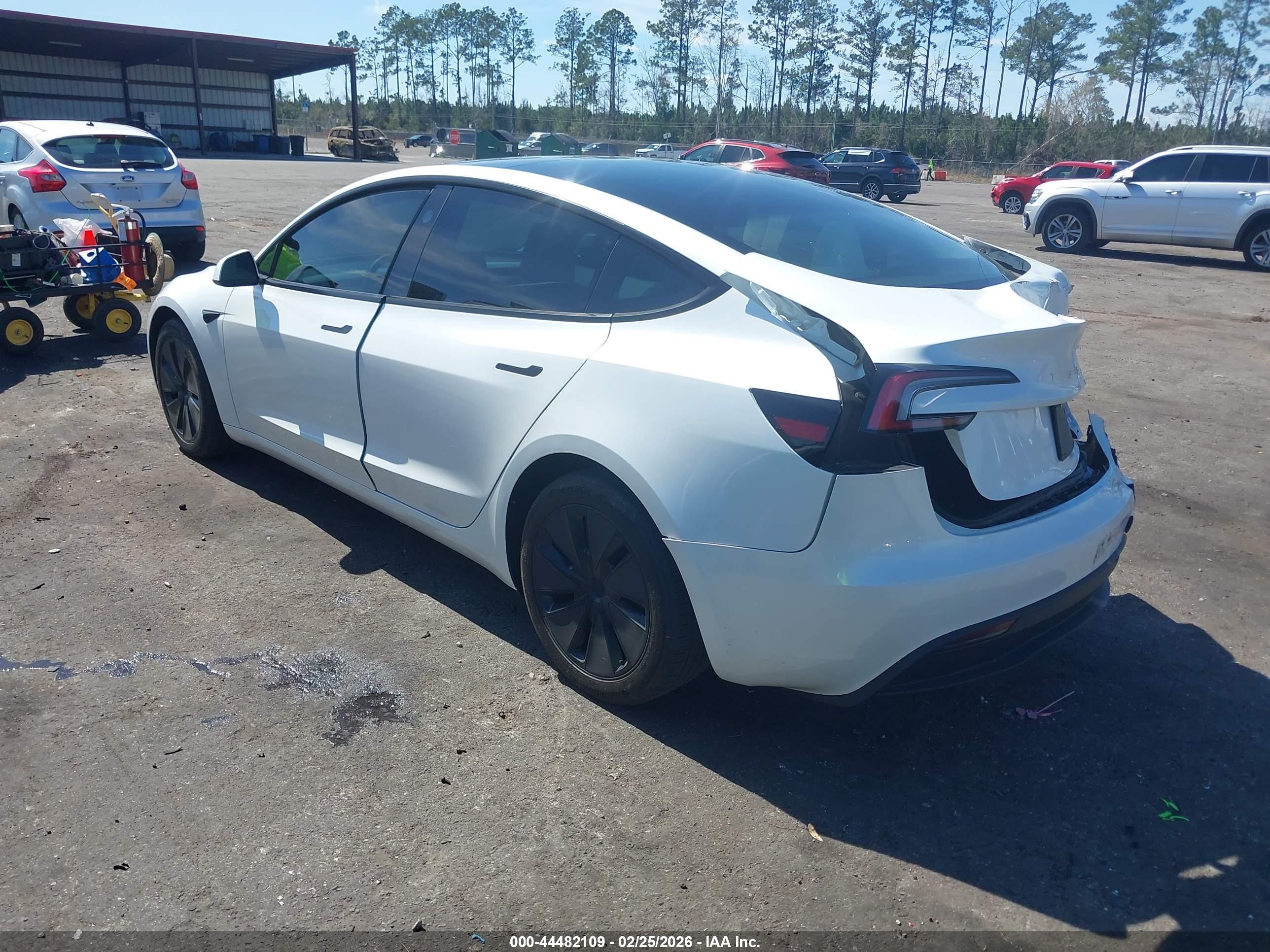 TESLA MODEL image 3