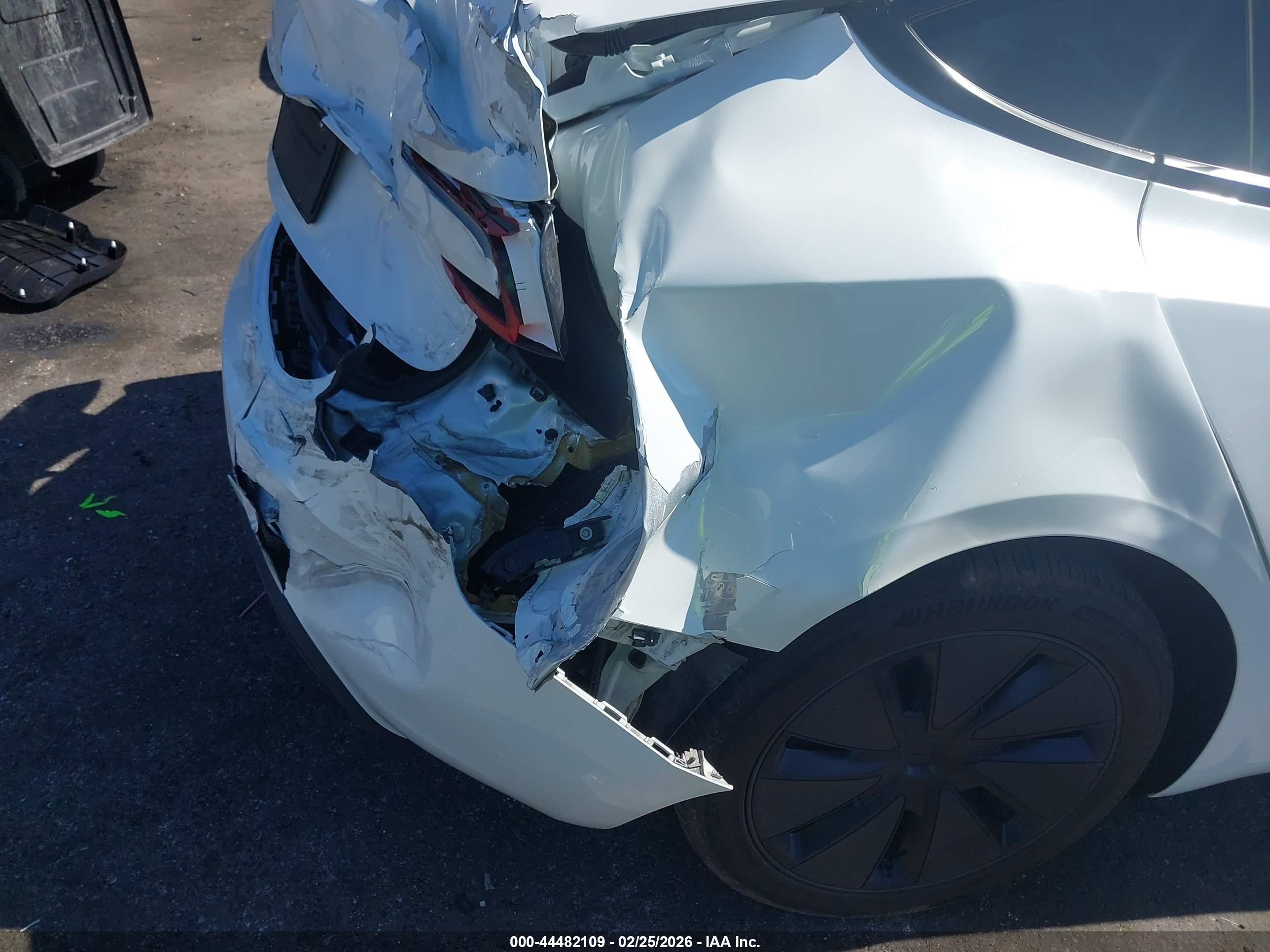 TESLA MODEL image 6