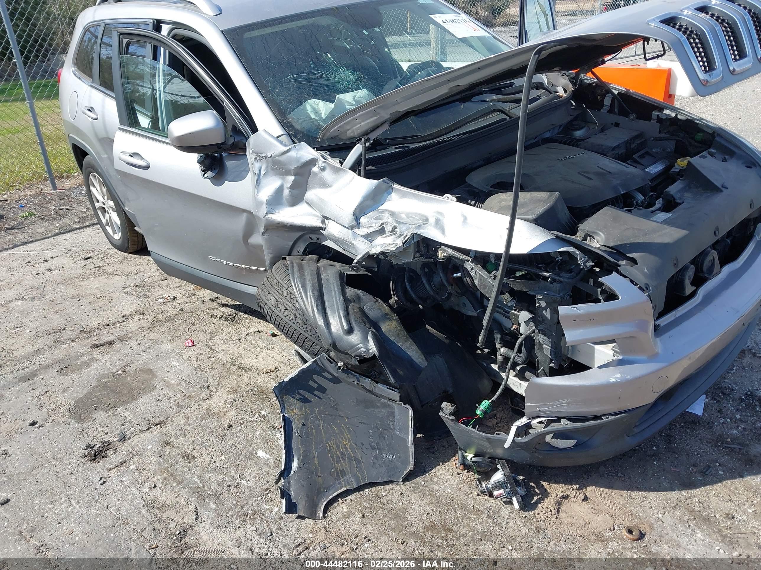 JEEP CHEROKEE image 6