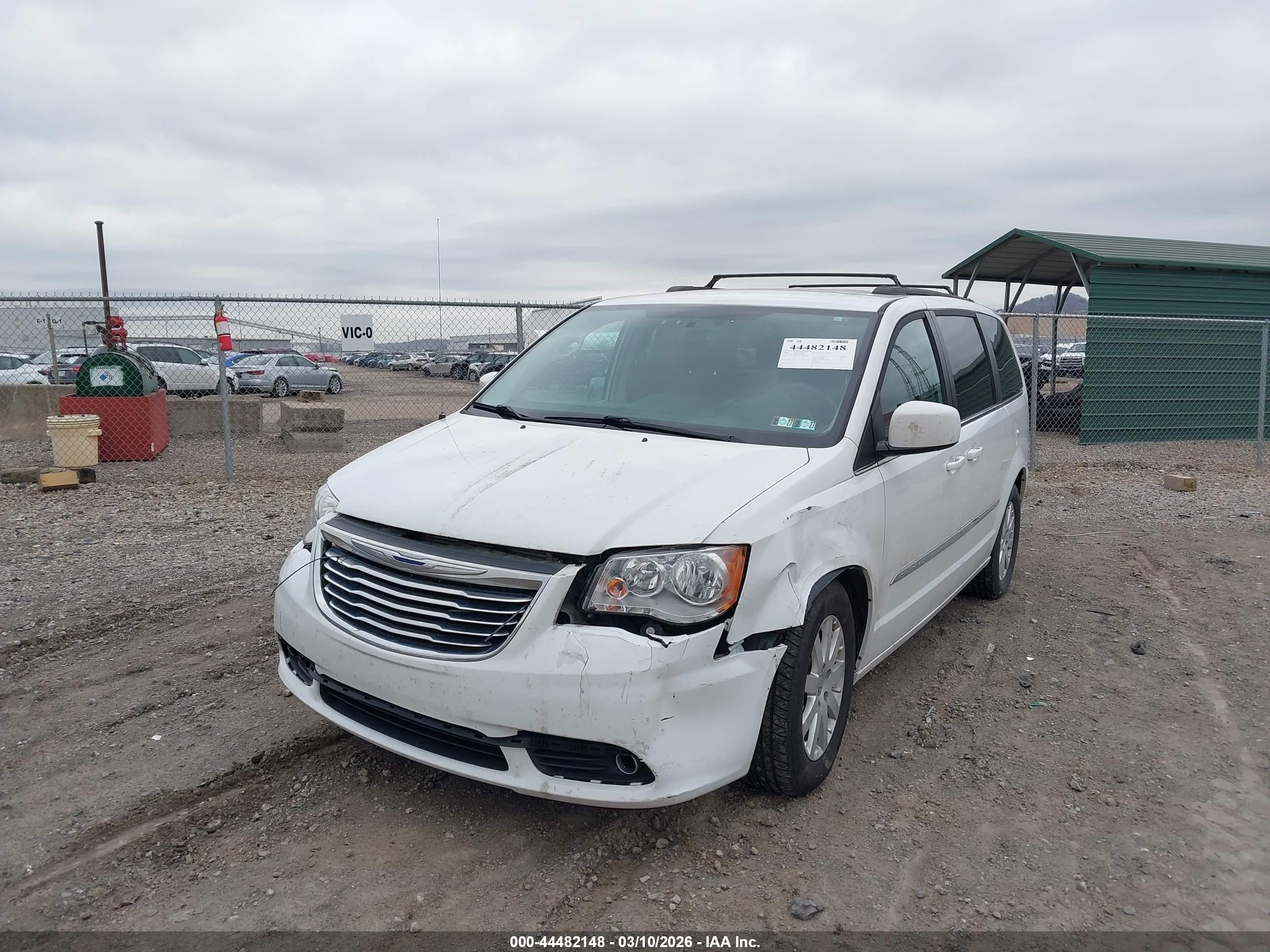 CHRYSLER TOWN image 2
