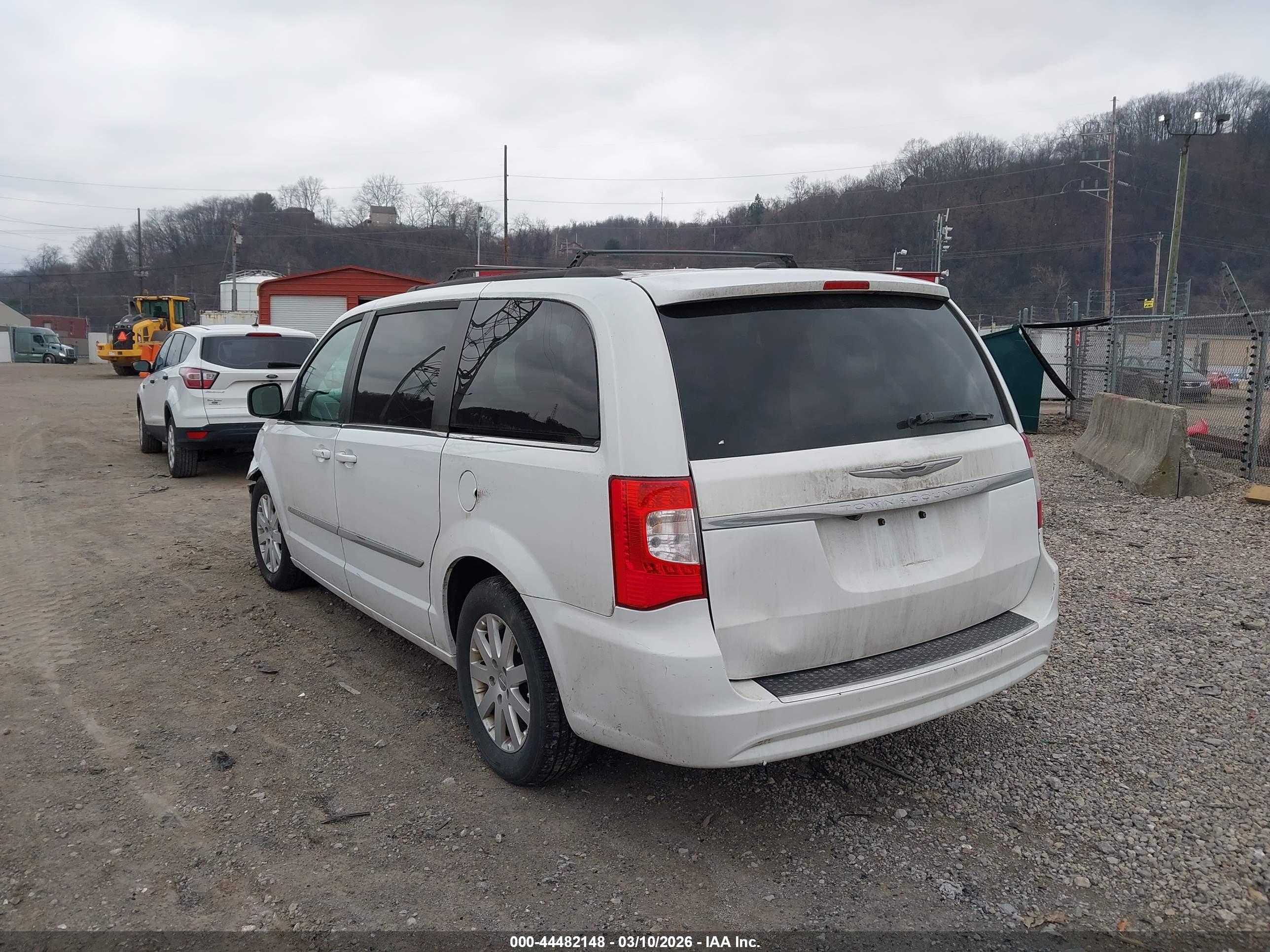 CHRYSLER TOWN image 3
