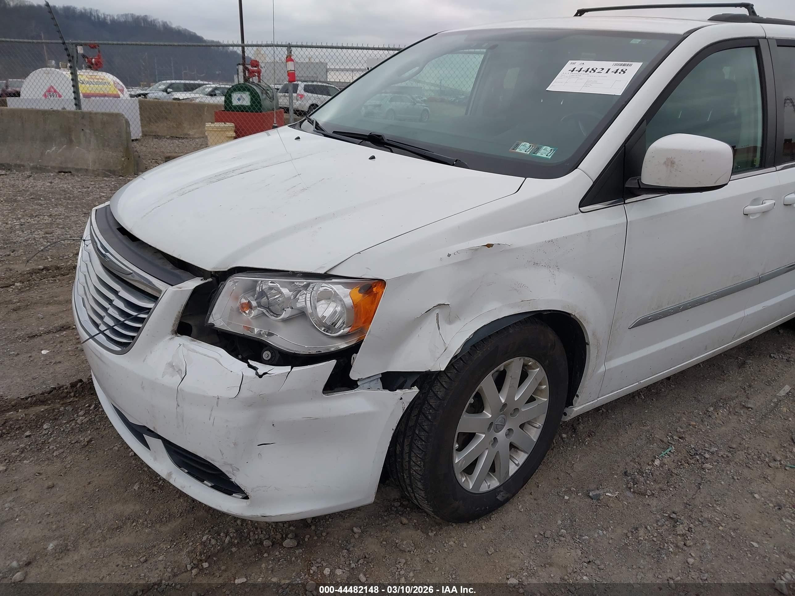 CHRYSLER TOWN image 6