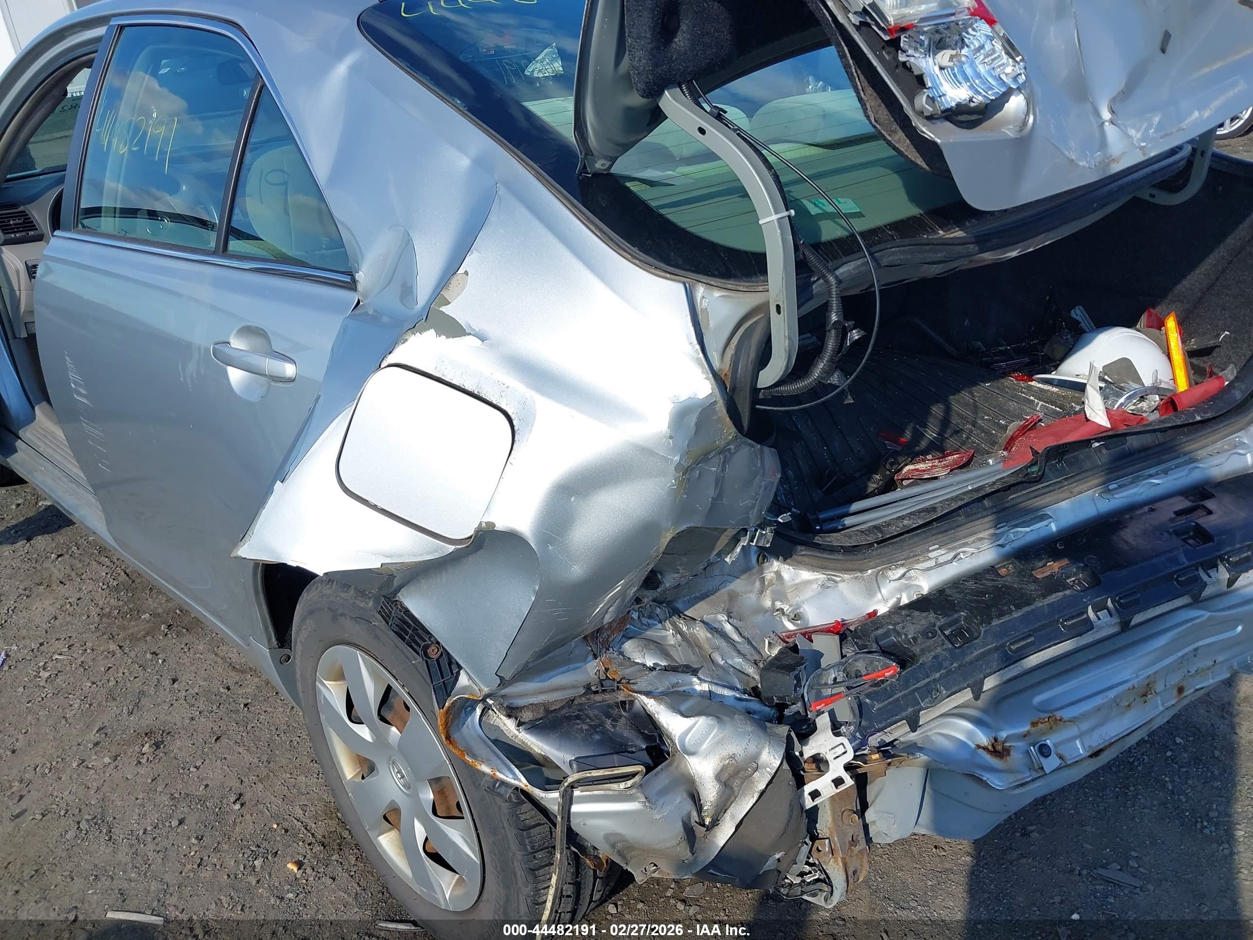 TOYOTA CAMRY image 6