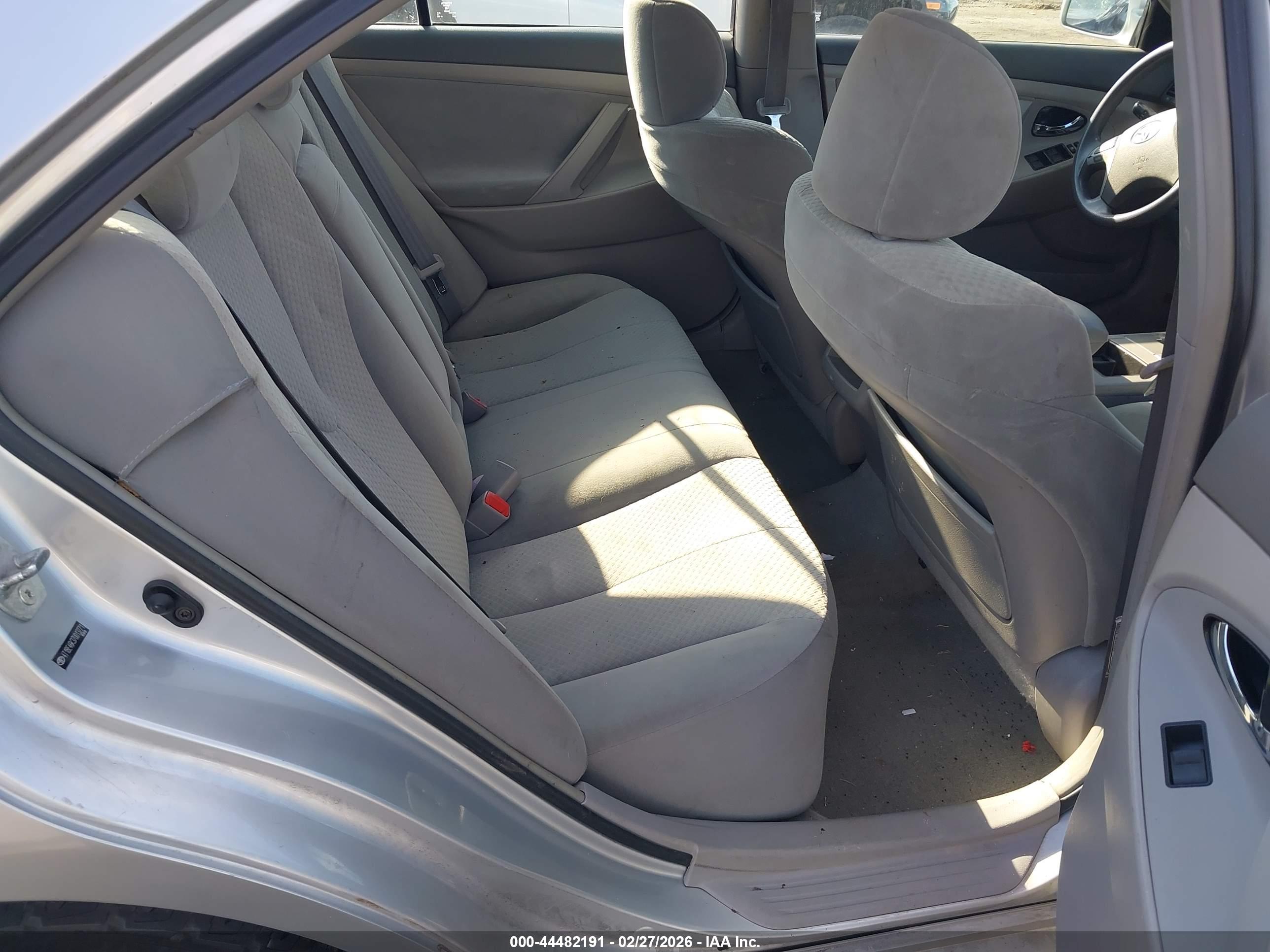 TOYOTA CAMRY image 8