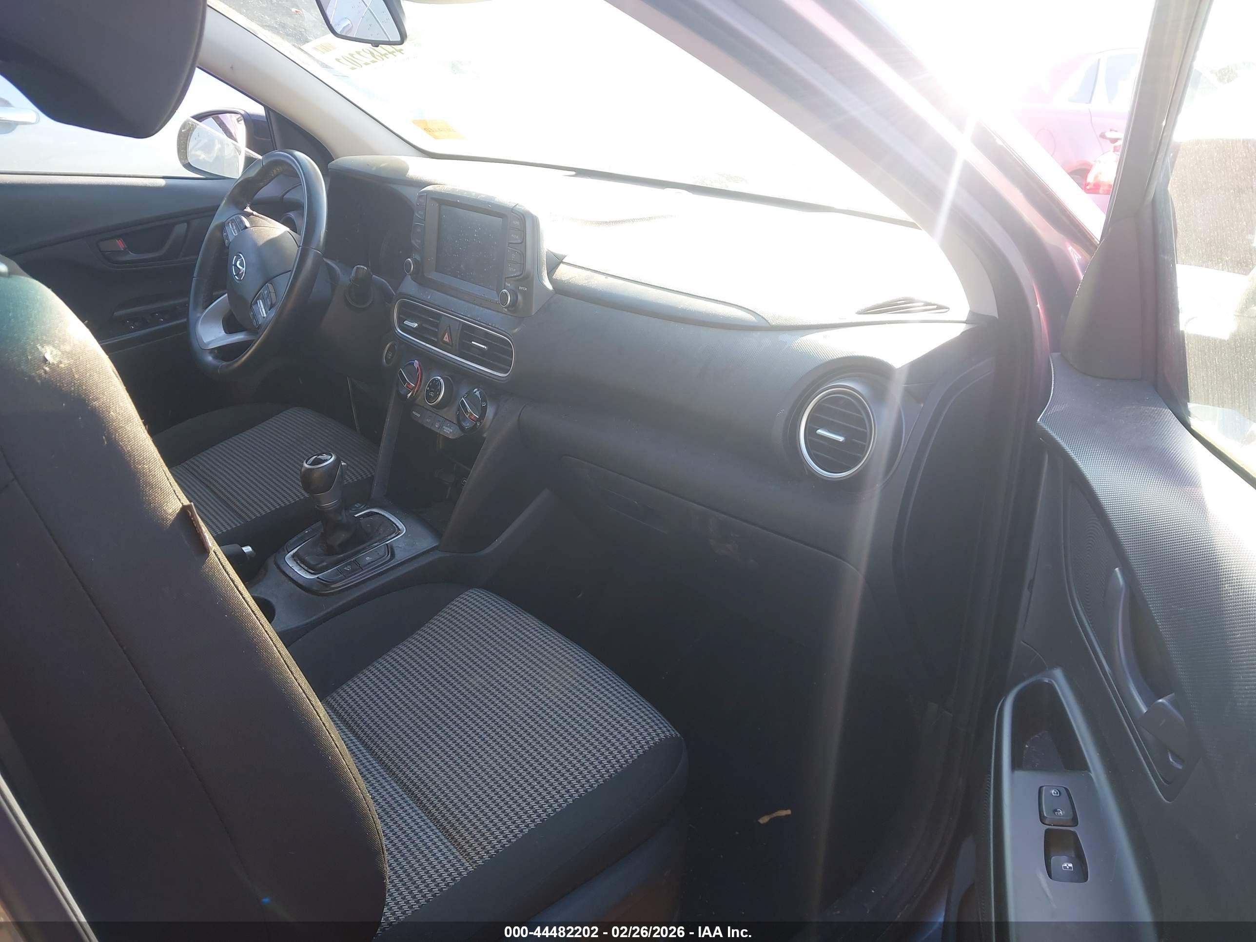 HYUNDAI KONA image 5