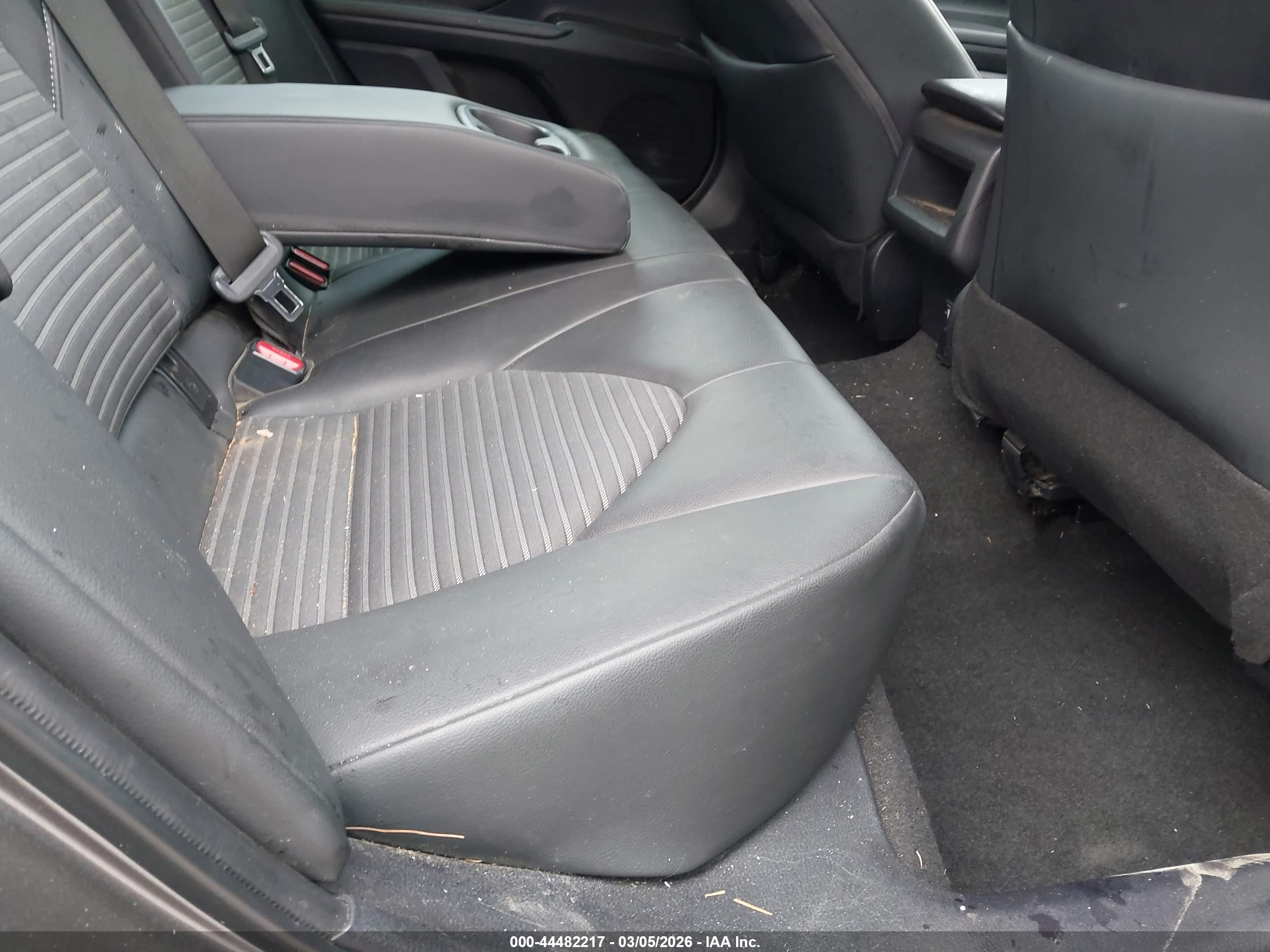 TOYOTA CAMRY image 8