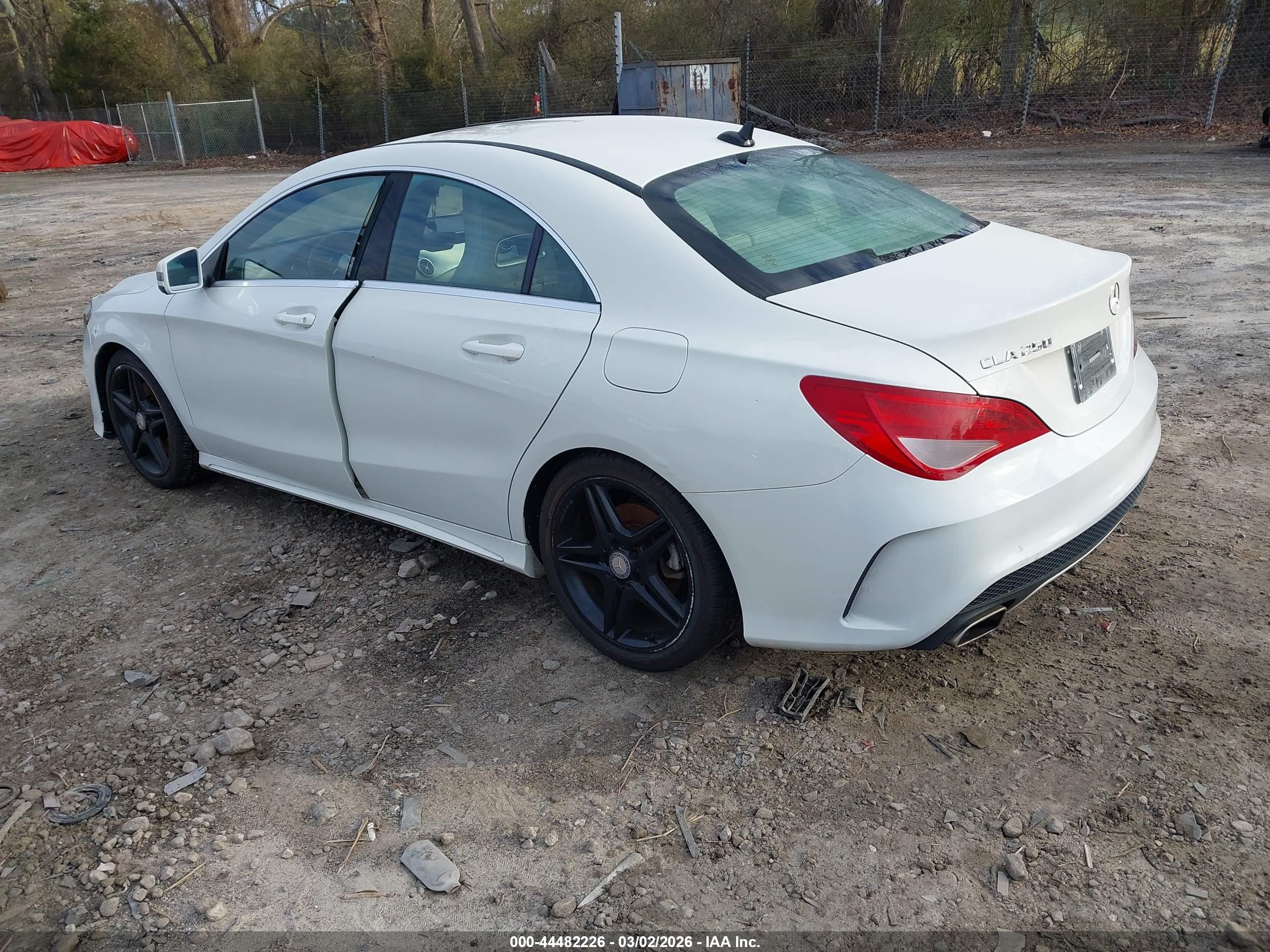 MERCEDES-BENZ CLA image 3