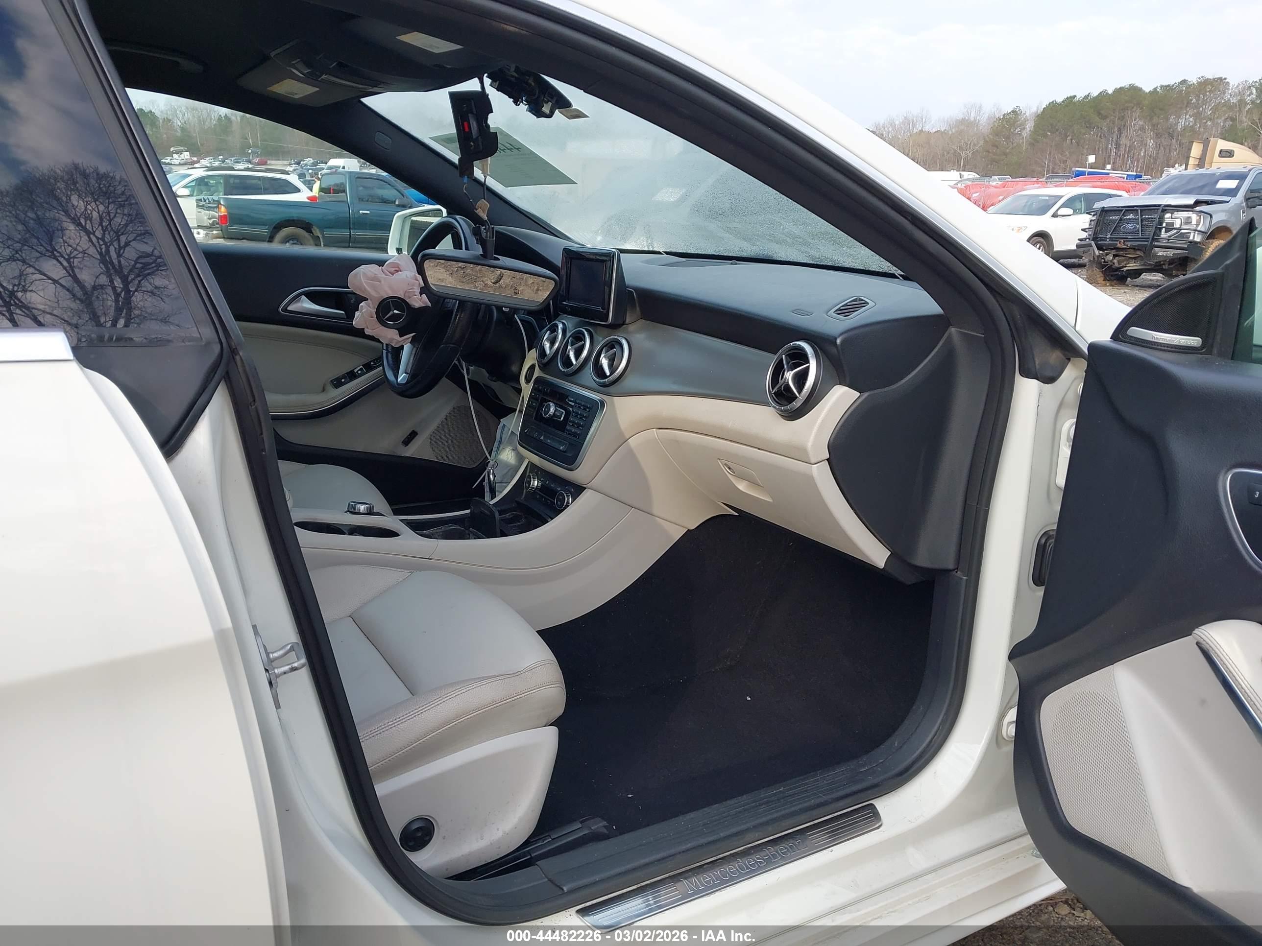 MERCEDES-BENZ CLA image 5