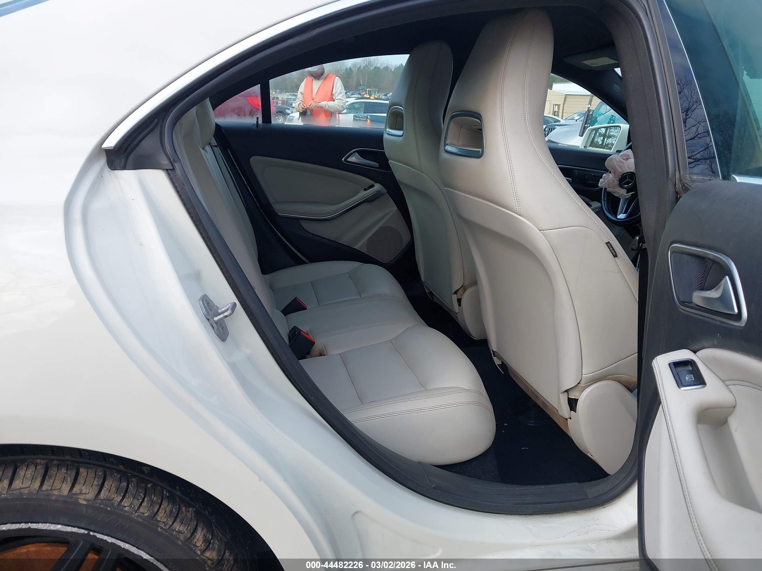 MERCEDES-BENZ CLA image 8