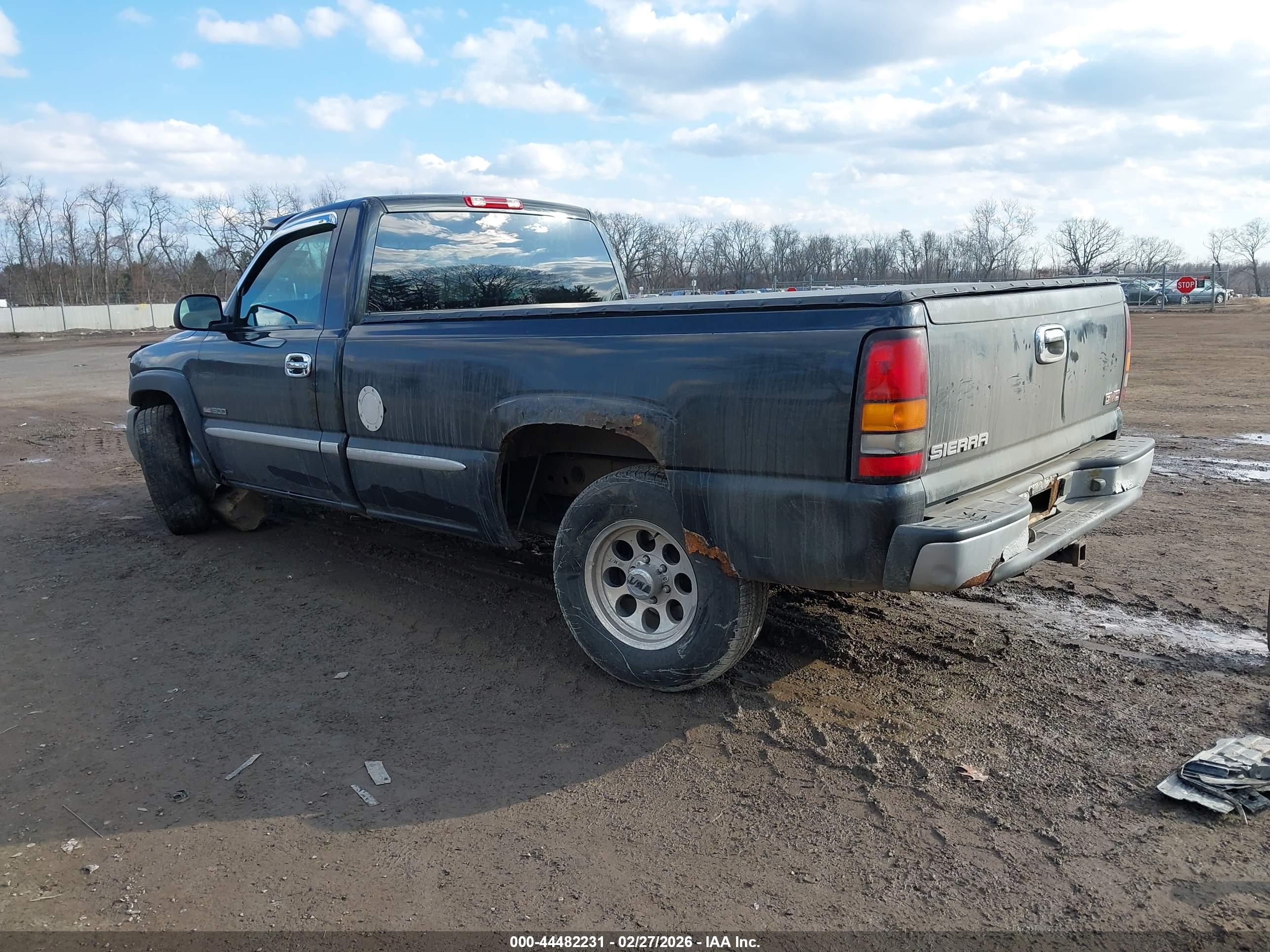 GMC SIERRA image 3