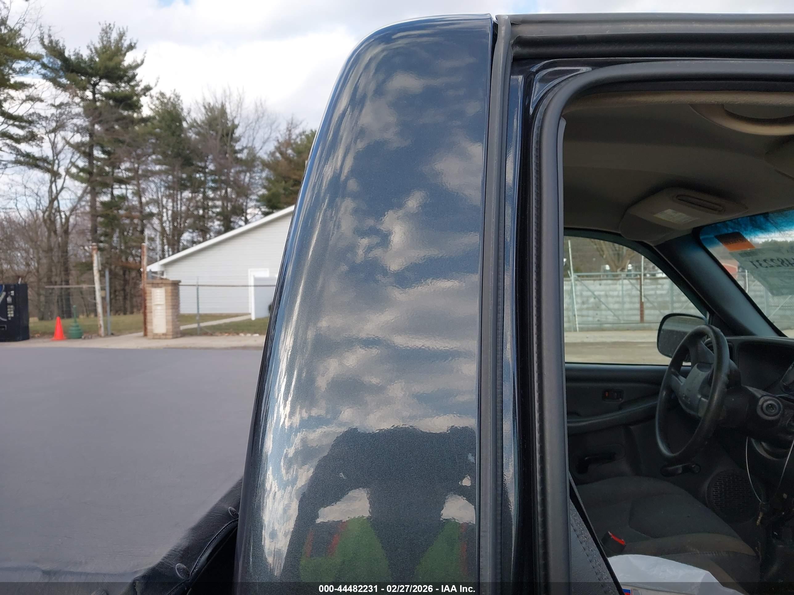 GMC SIERRA image 8