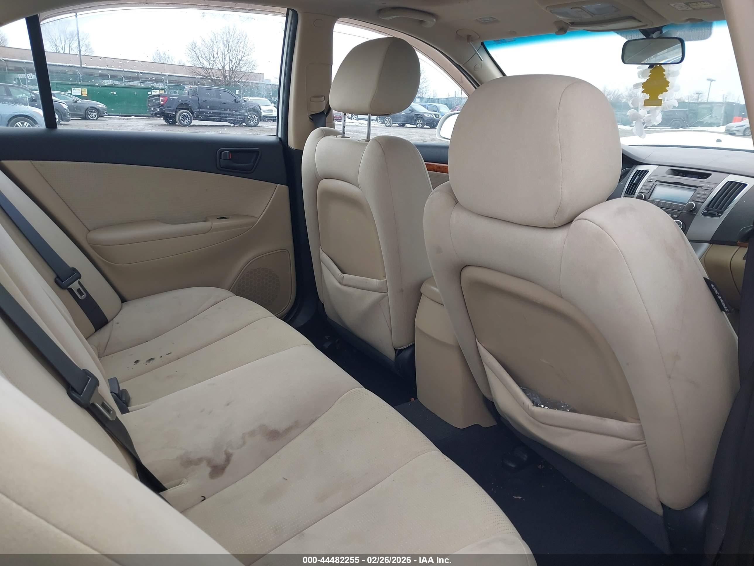 HYUNDAI SONATA image 8