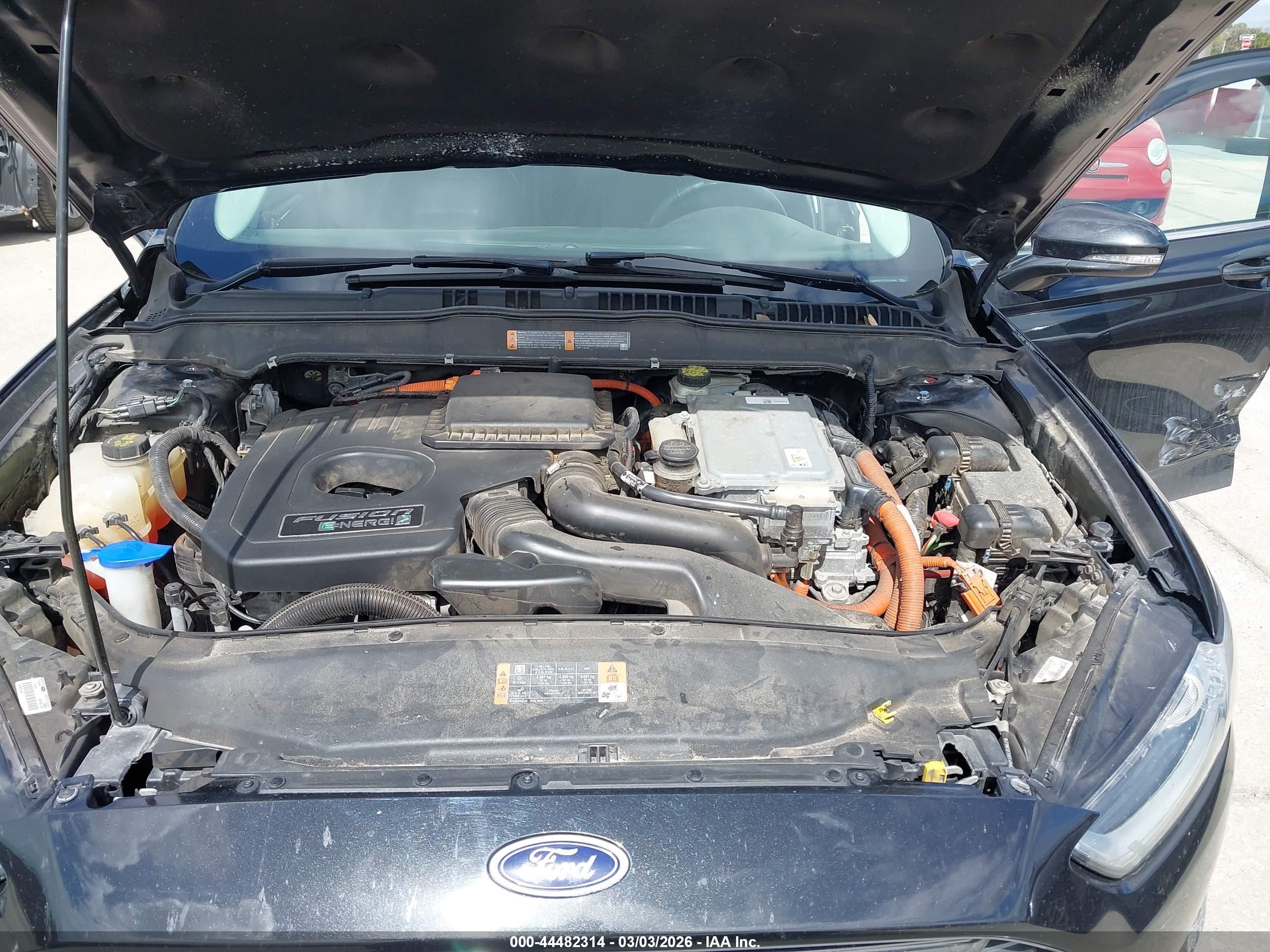 FORD FUSION image 10