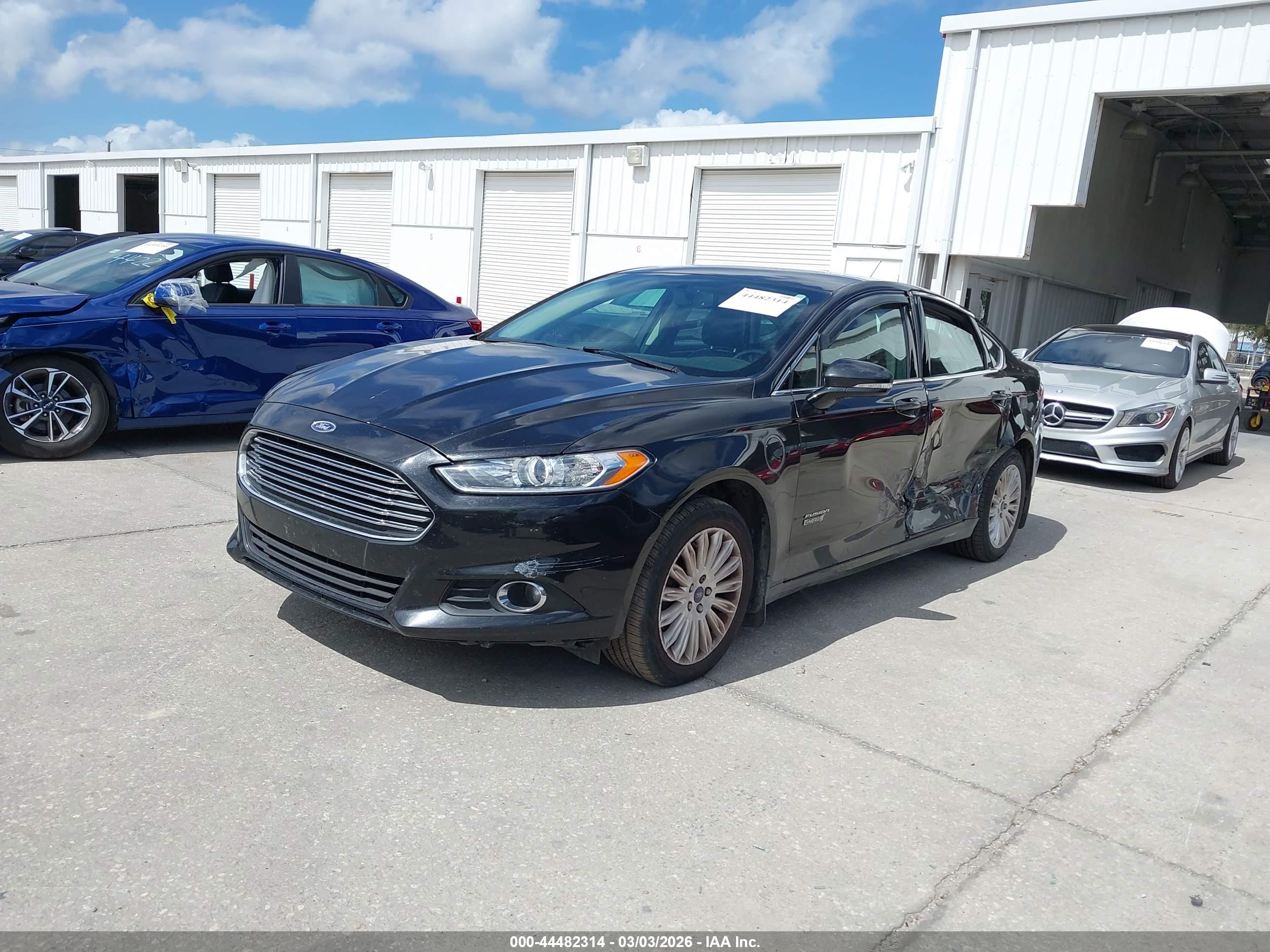 FORD FUSION image 2