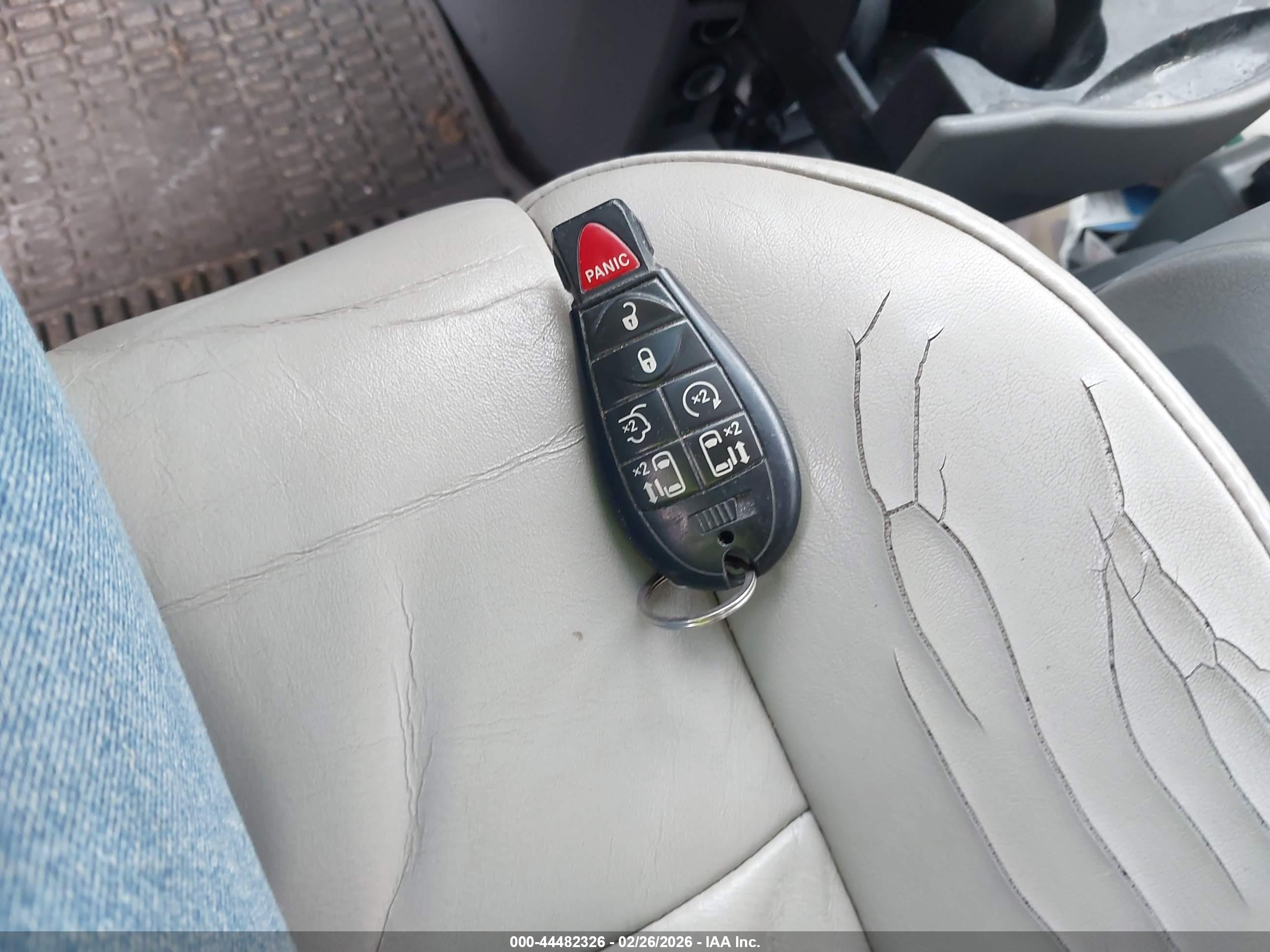 CHRYSLER TOWN image 11