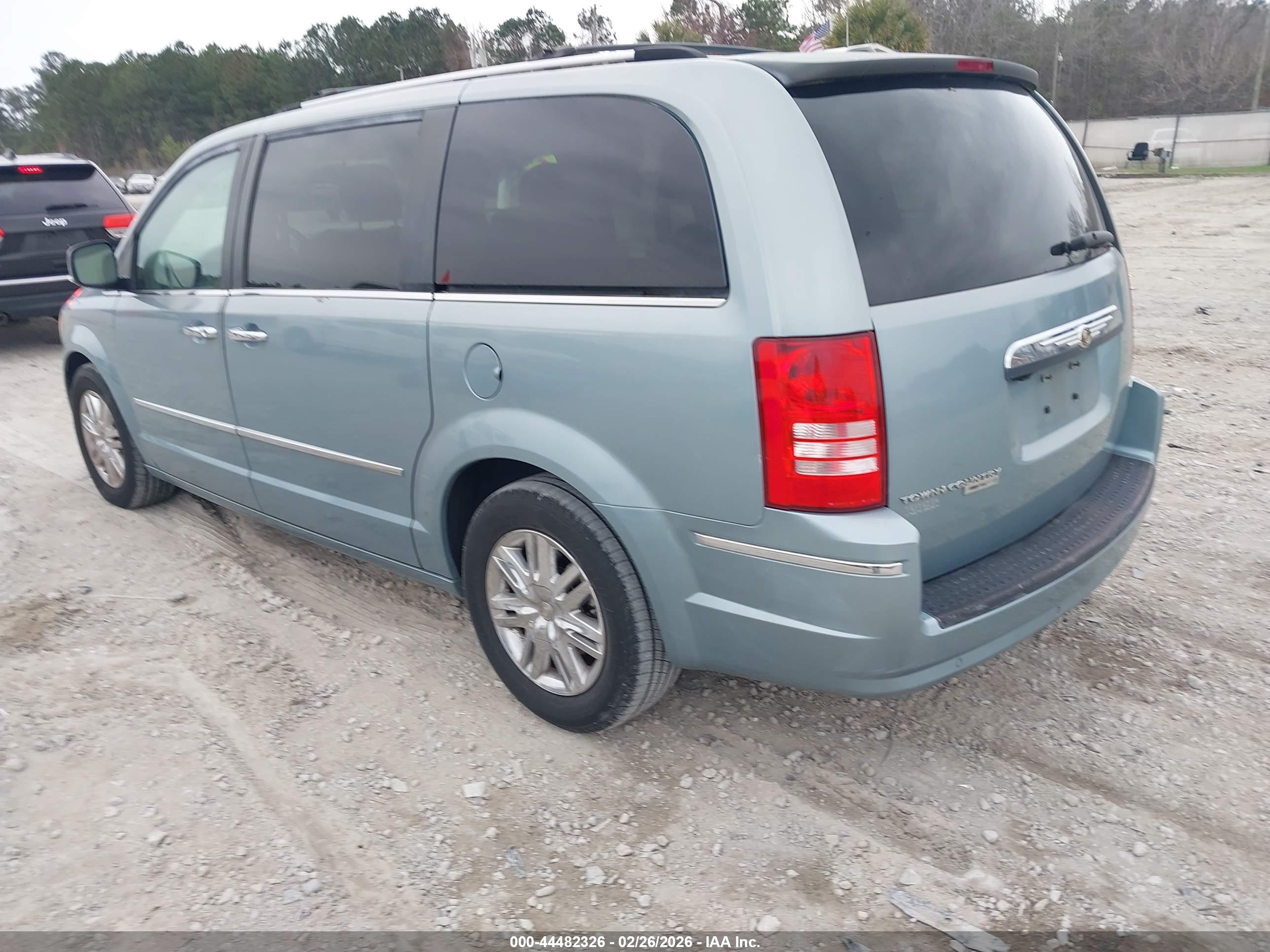 CHRYSLER TOWN image 3