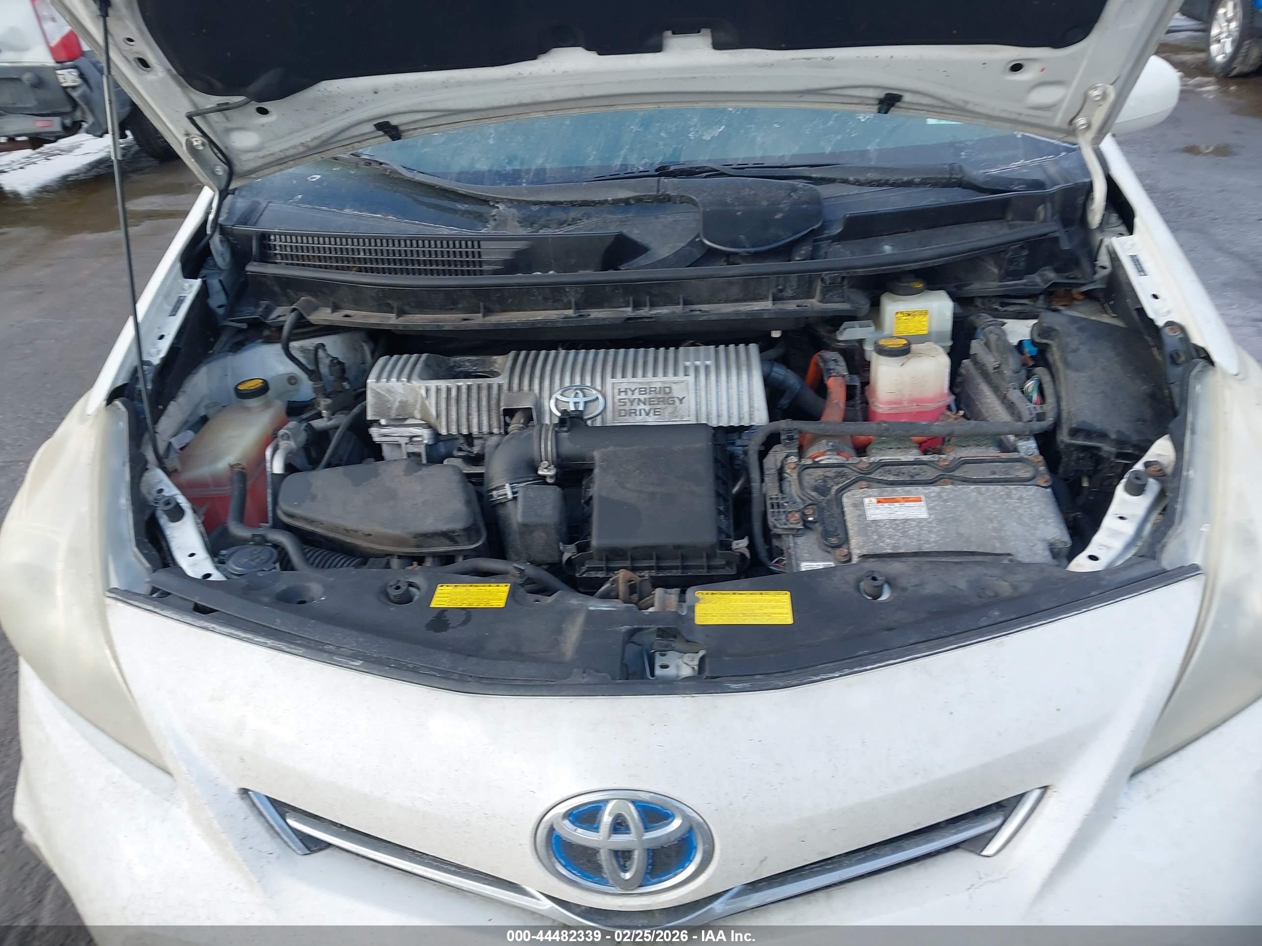 TOYOTA PRIUS image 10