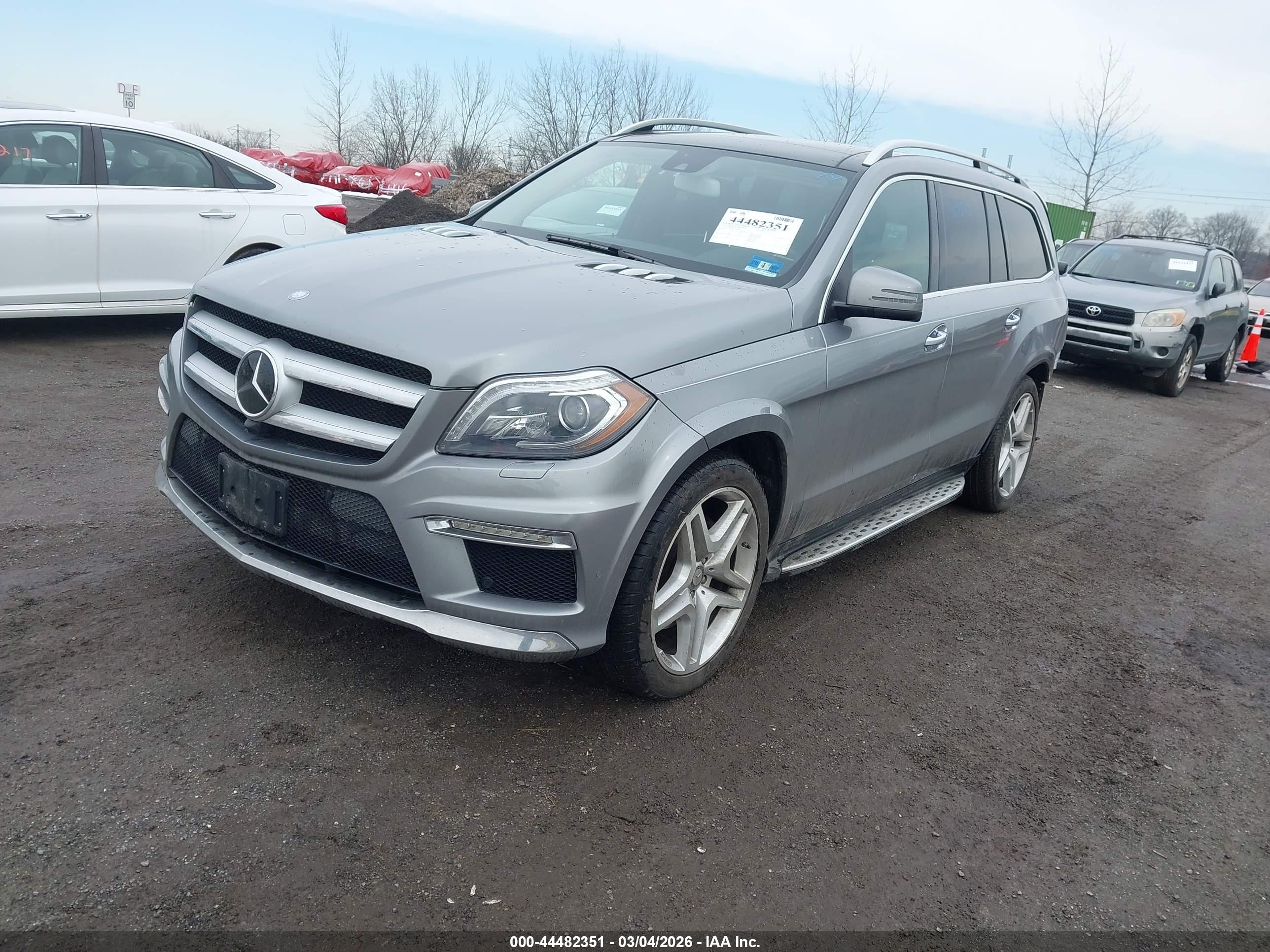 MERCEDES-BENZ GL image 2