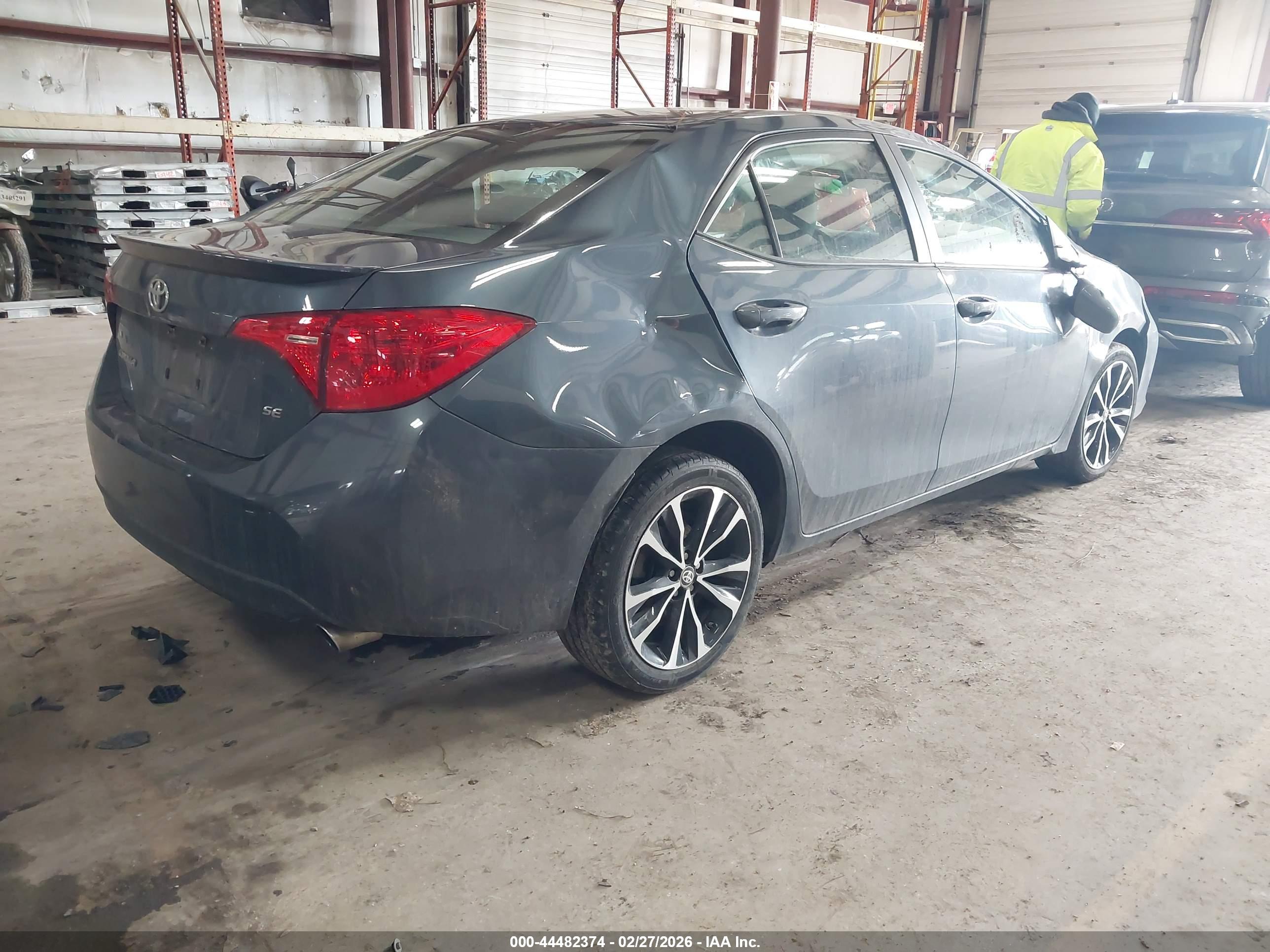 TOYOTA COROLLA image 4