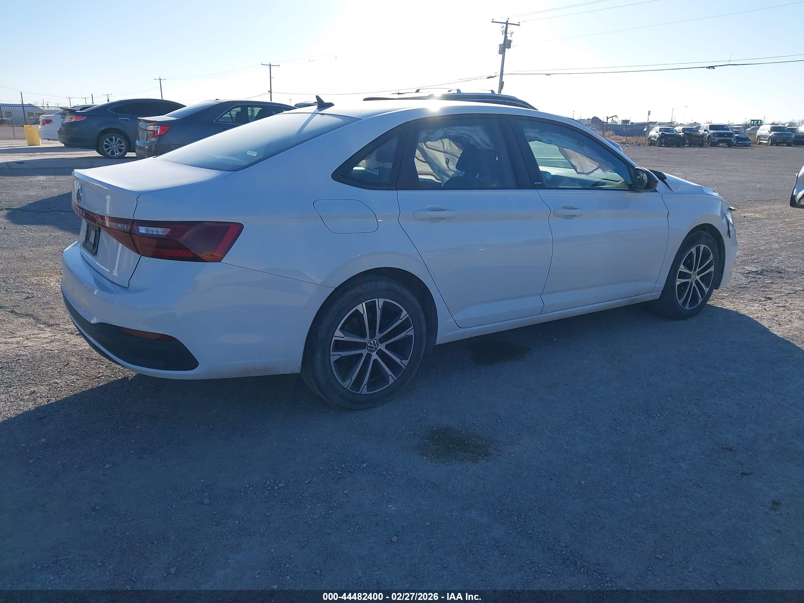 VOLKSWAGEN JETTA image 4