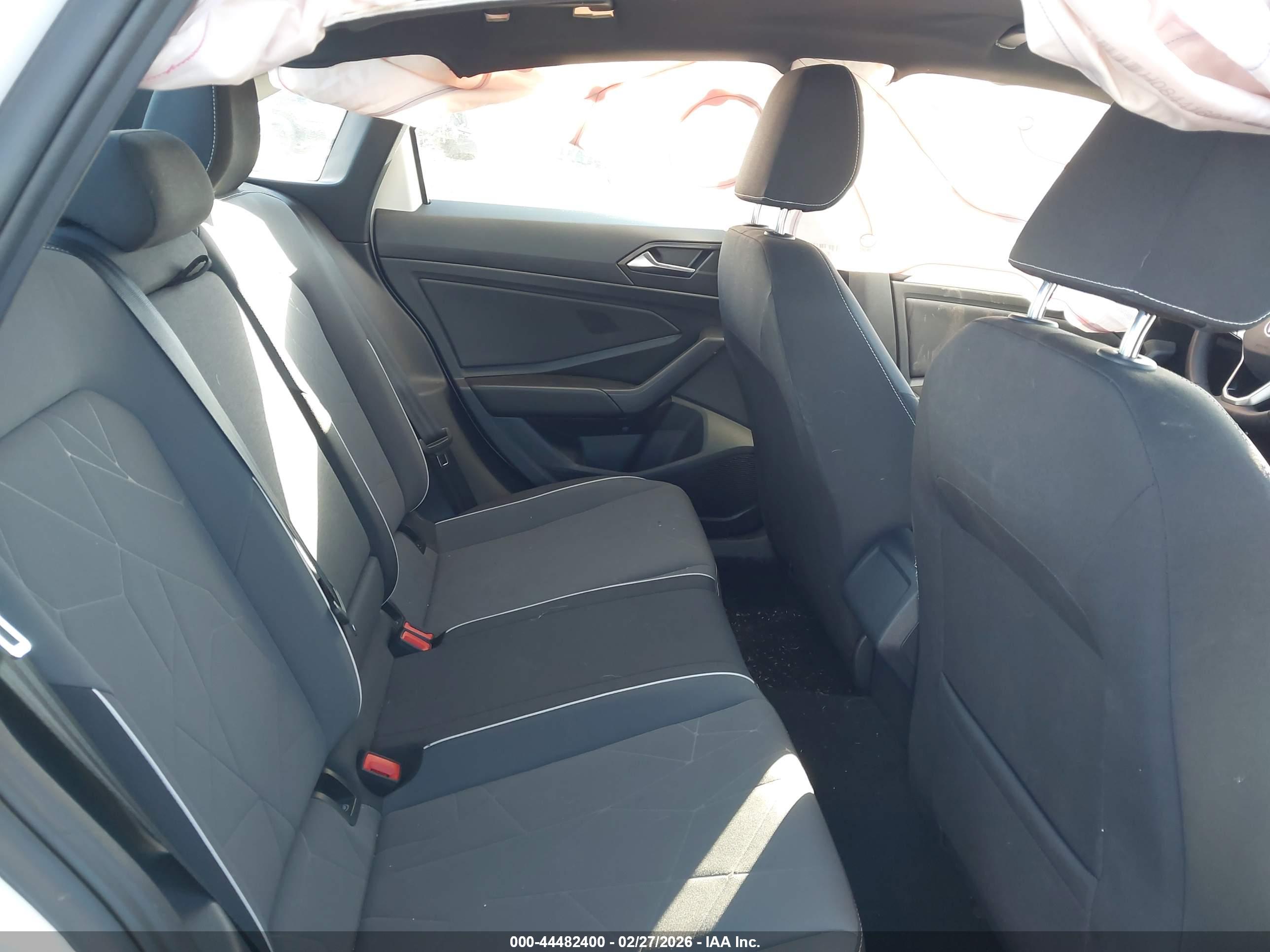 VOLKSWAGEN JETTA image 8