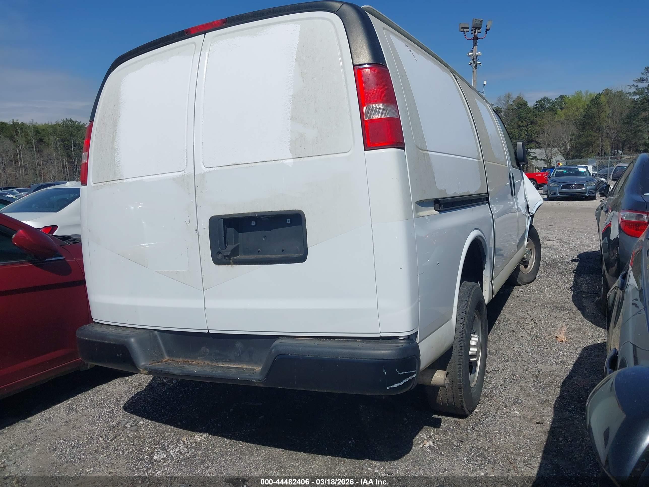 CHEVROLET EXPRESS image 4
