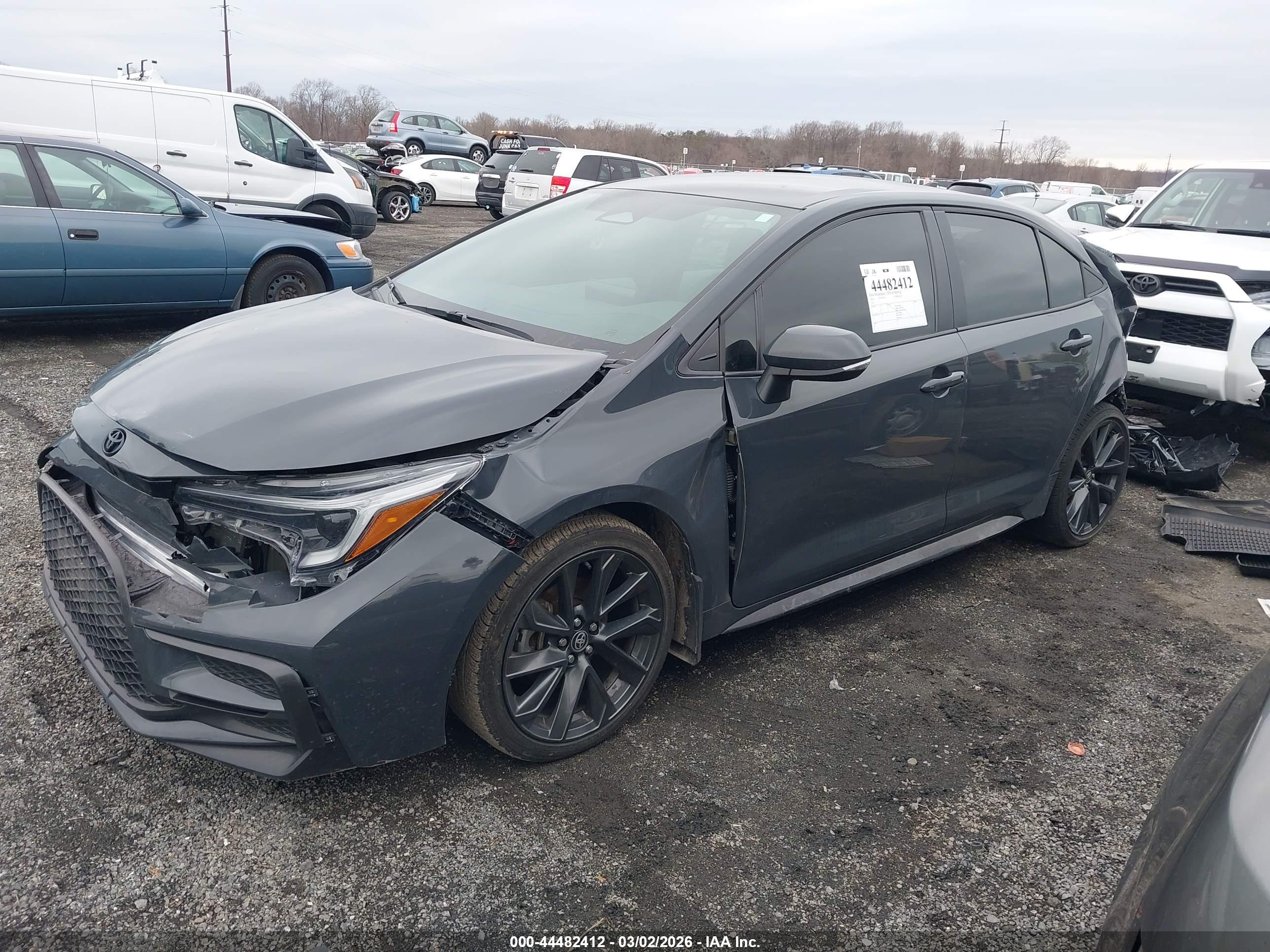 TOYOTA COROLLA image 2
